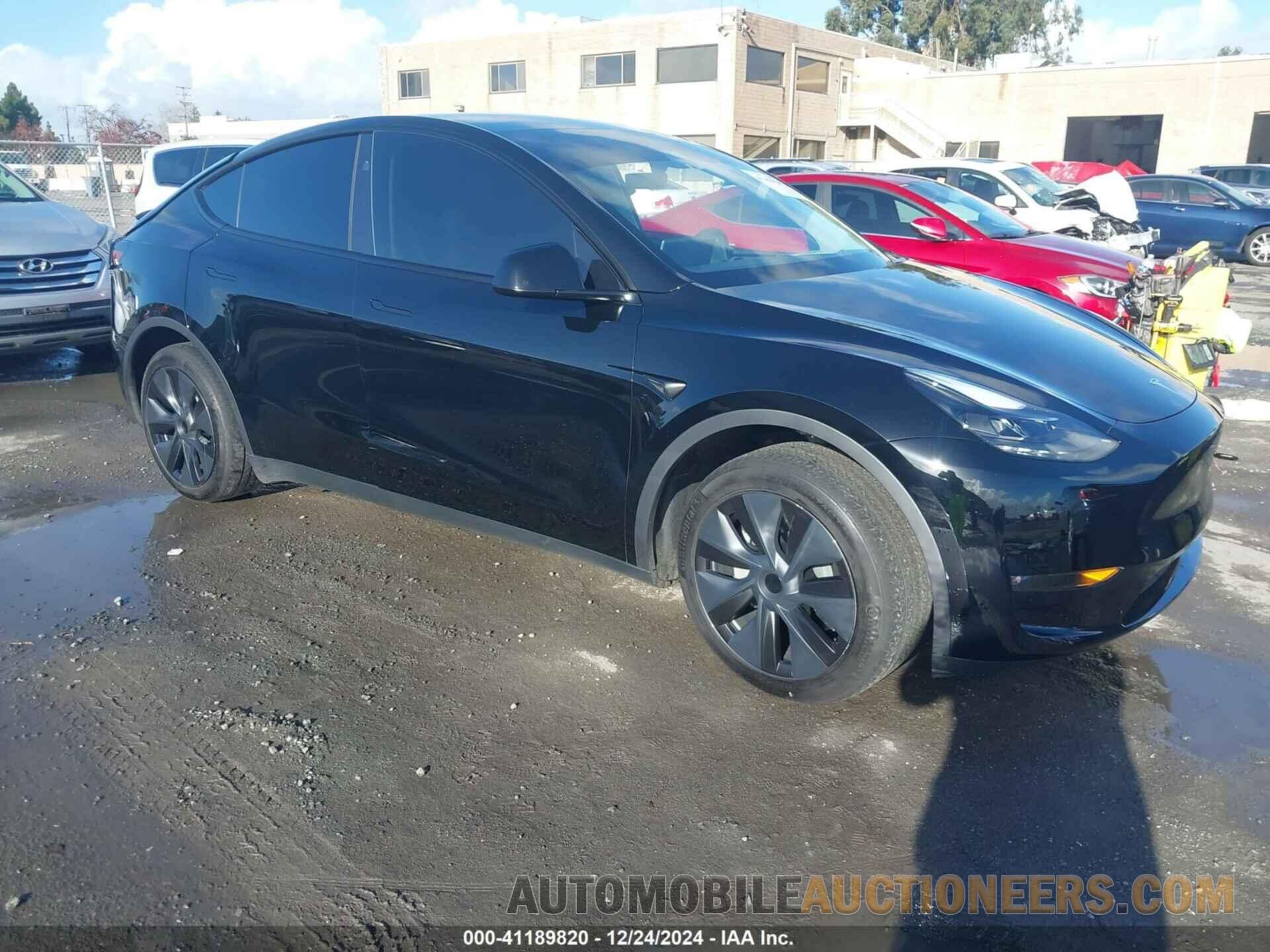 7SAYGDEEXRF124739 TESLA MODEL Y 2024