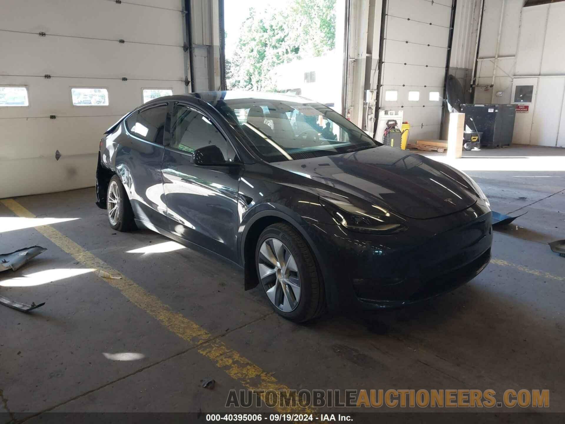 7SAYGDEEXRF991414 TESLA MODEL Y 2024