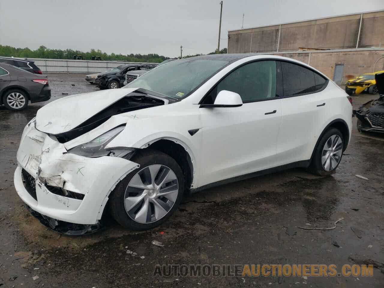 7SAYGDEEXRF995883 TESLA MODEL Y 2024