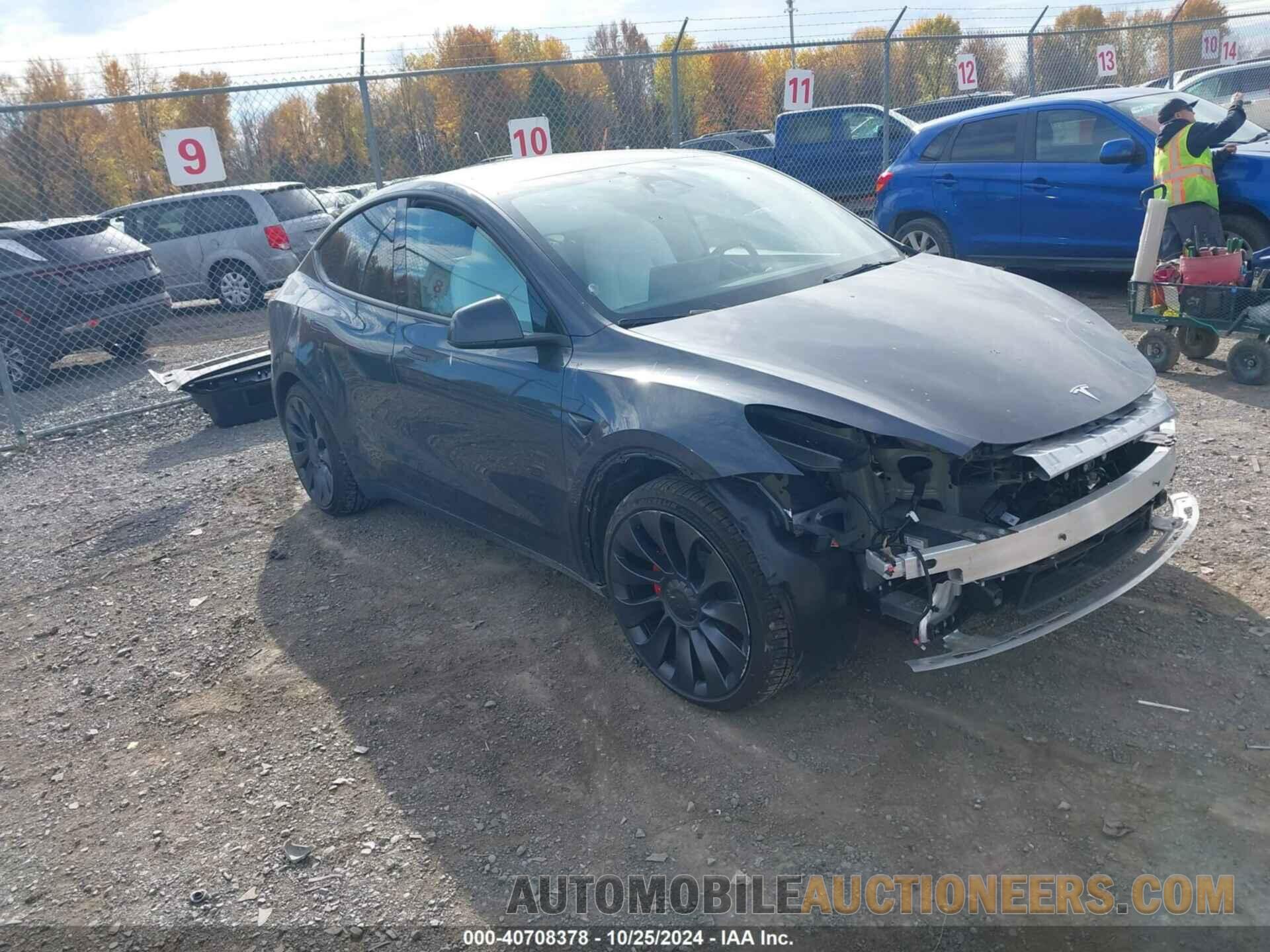 7SAYGDEF0RA265941 TESLA MODEL Y 2024