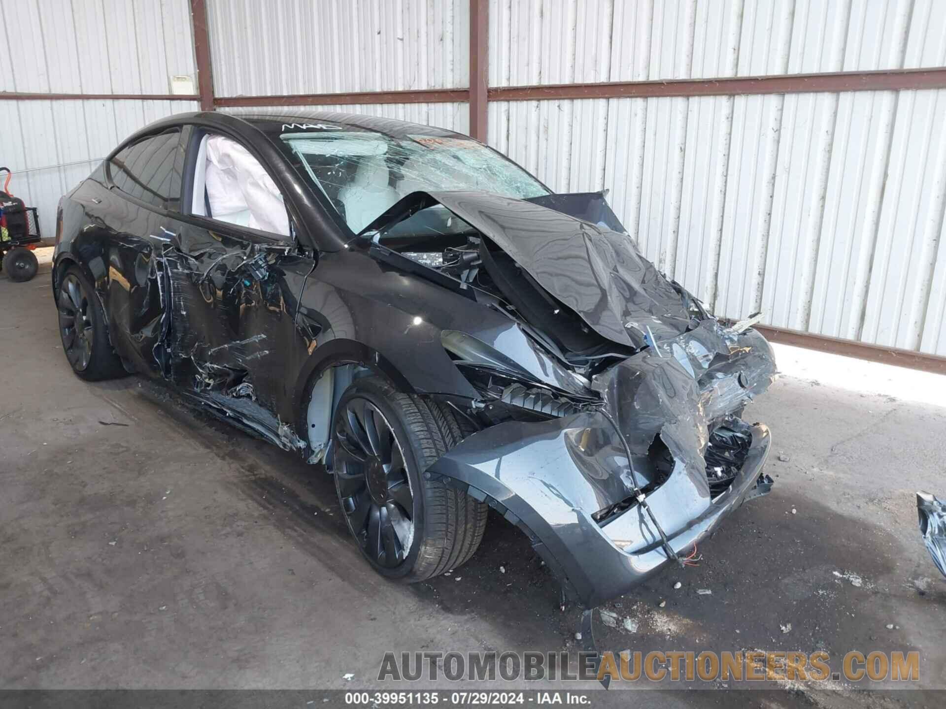 7SAYGDEF0RF049445 TESLA MODEL Y 2024