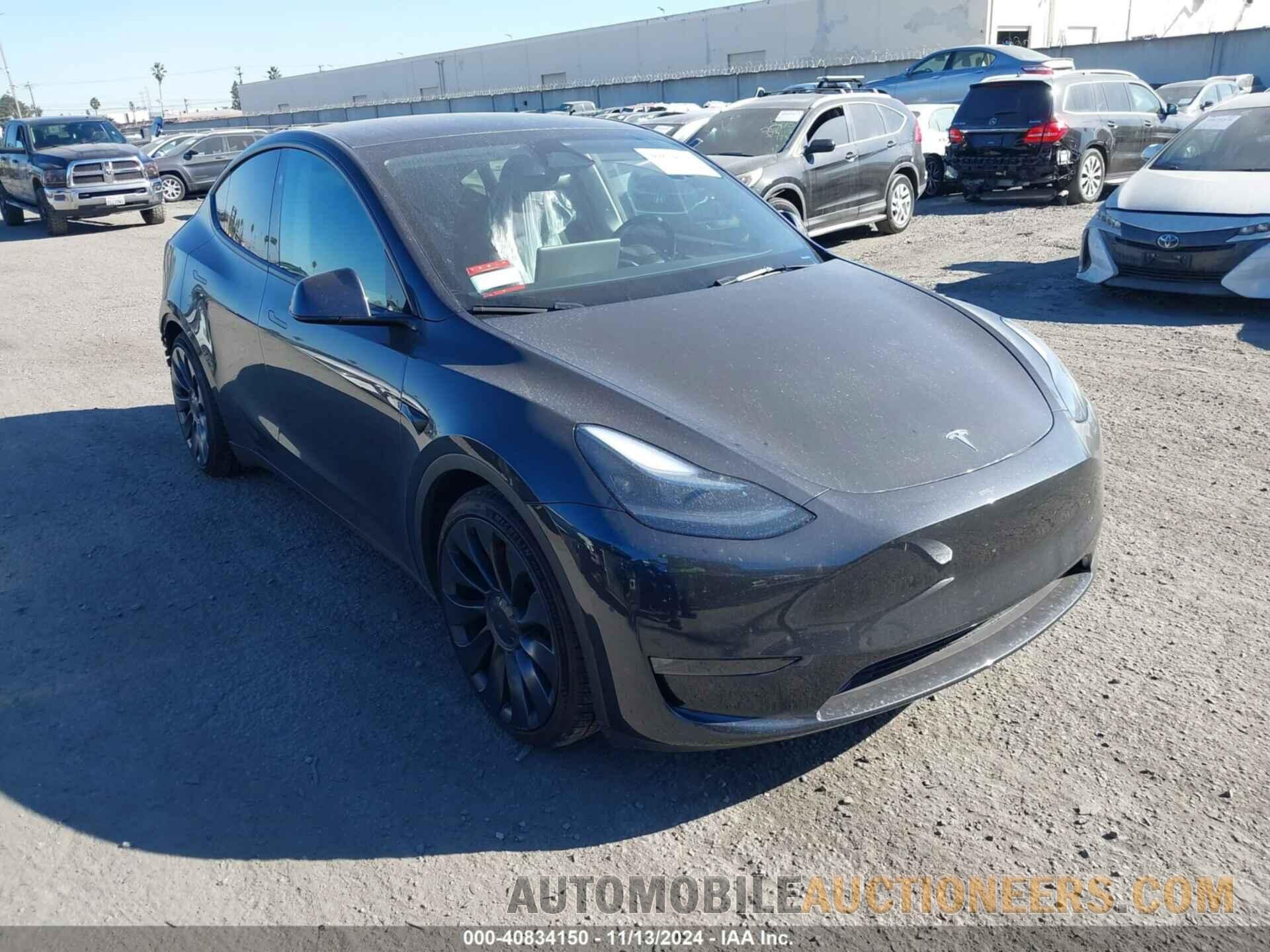 7SAYGDEF0RF051809 TESLA MODEL Y 2024