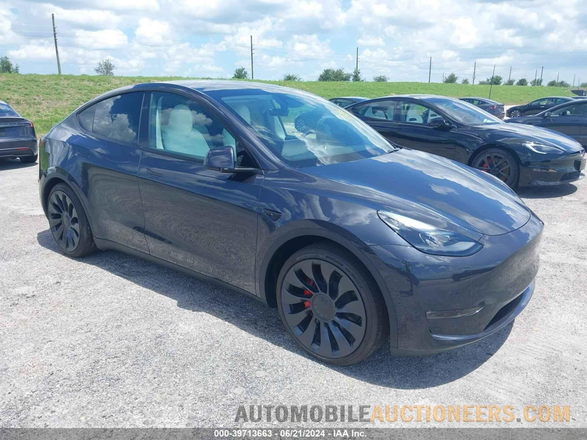 7SAYGDEF1RA275409 TESLA MODEL Y 2024