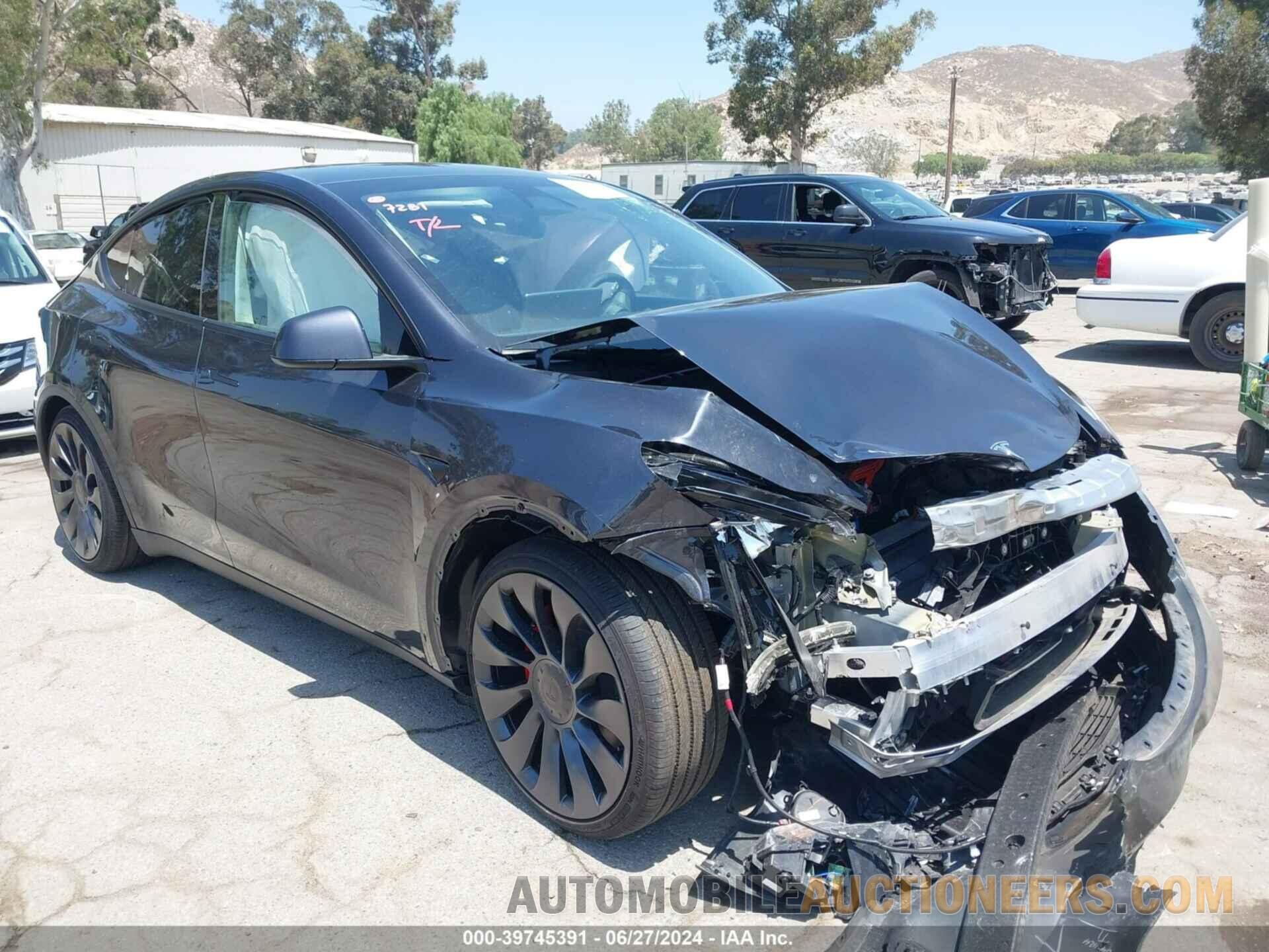 7SAYGDEF1RF073012 TESLA MODEL Y 2024