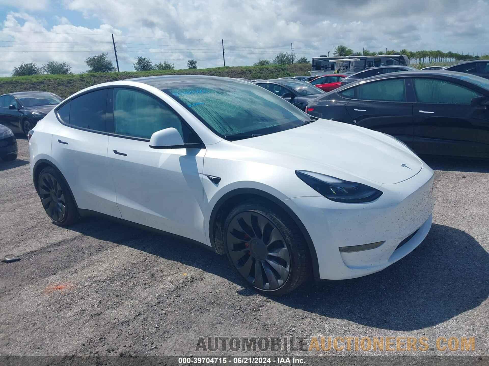 7SAYGDEF2RA268971 TESLA MODEL Y 2024