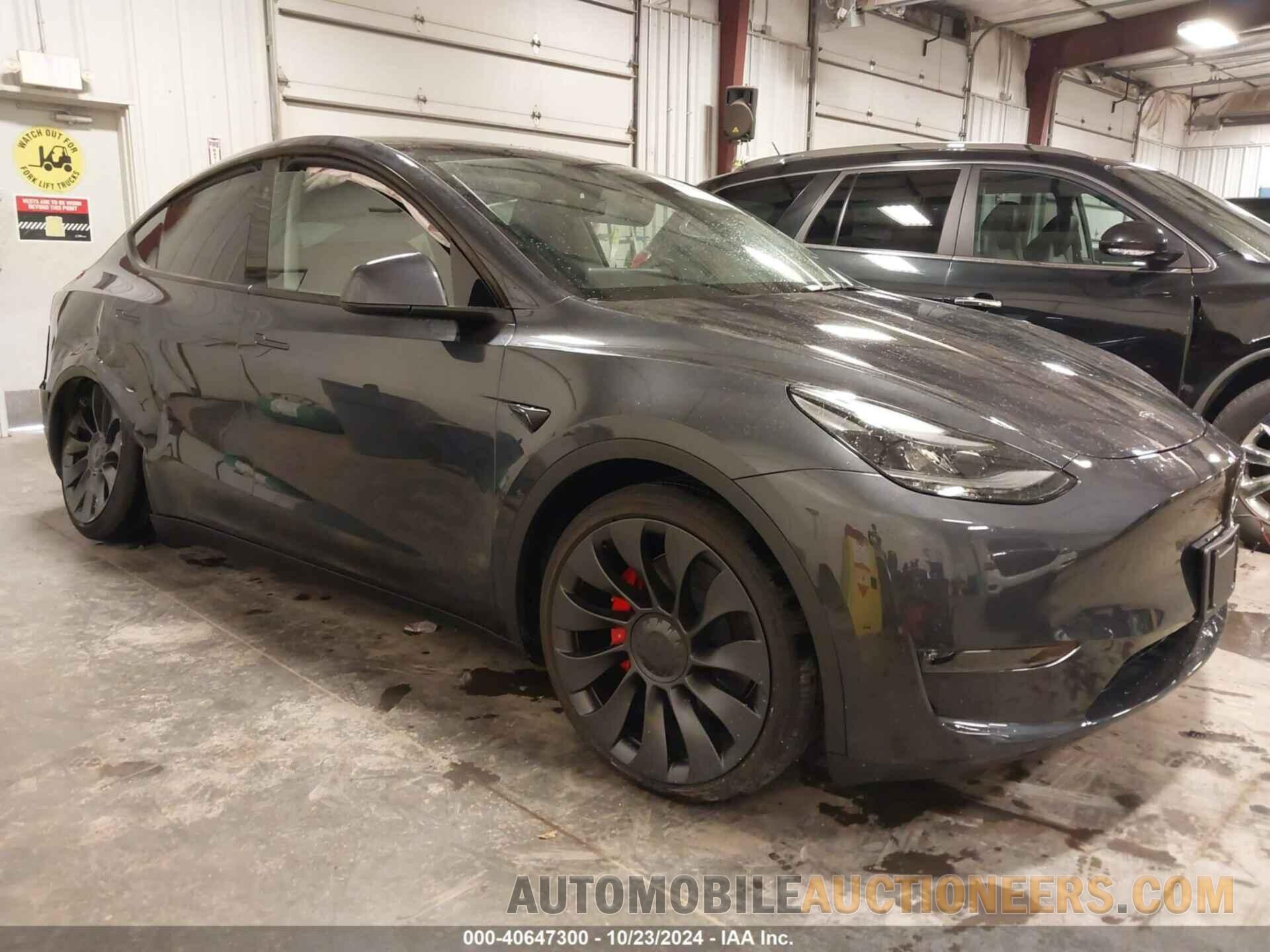 7SAYGDEF2RA270090 TESLA MODEL Y 2024