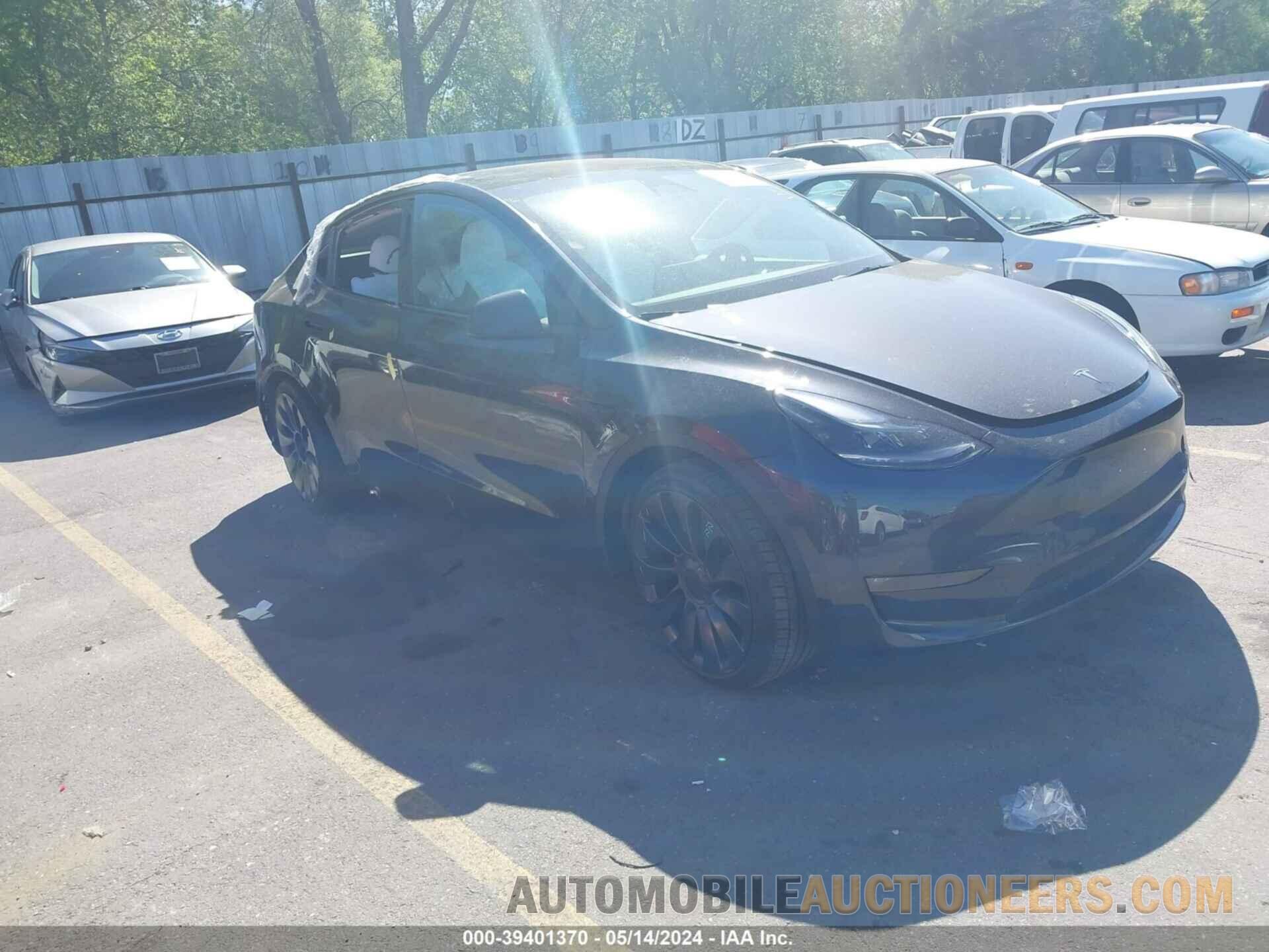 7SAYGDEF2RF056705 TESLA MODEL Y 2024