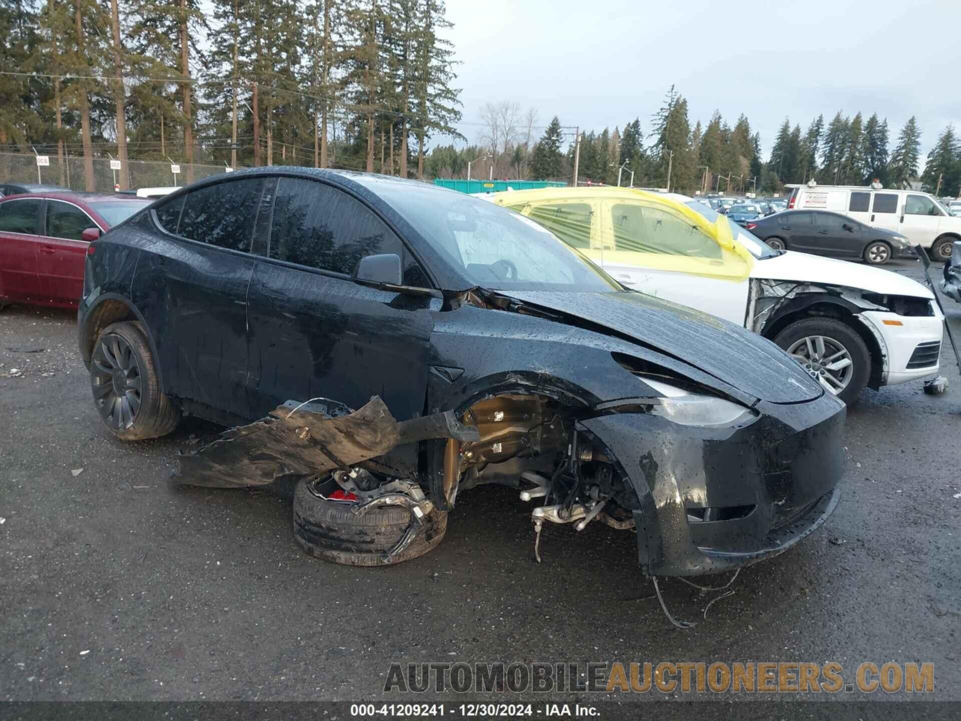 7SAYGDEF2RF109984 TESLA MODEL Y 2024