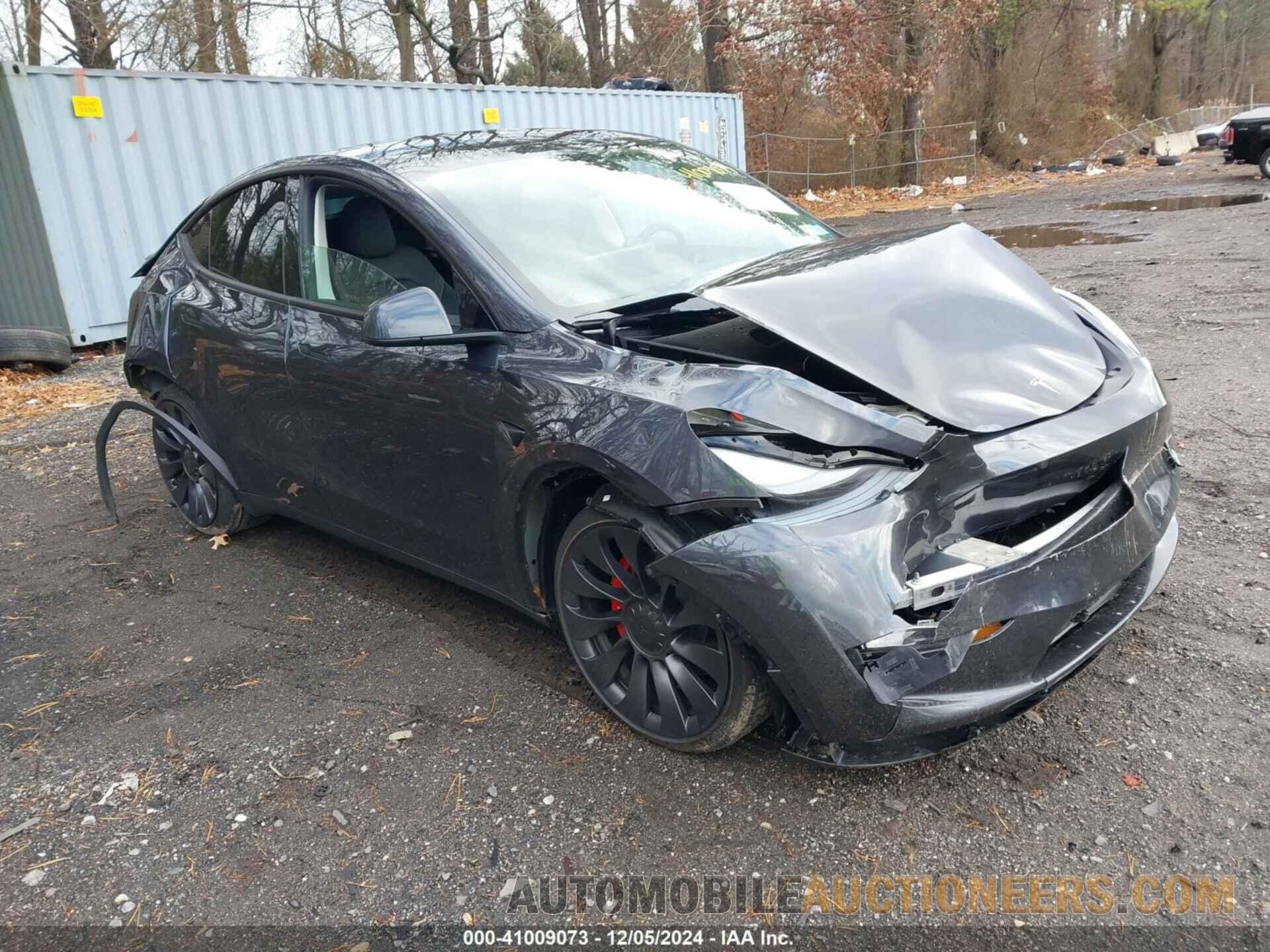 7SAYGDEF2RF186709 TESLA MODEL Y 2024