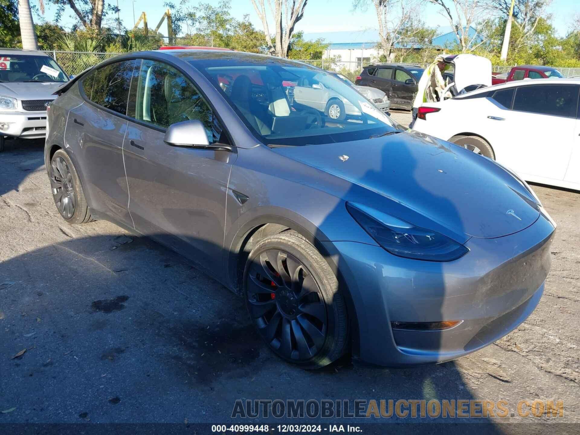 7SAYGDEF3RA301427 TESLA MODEL Y 2024