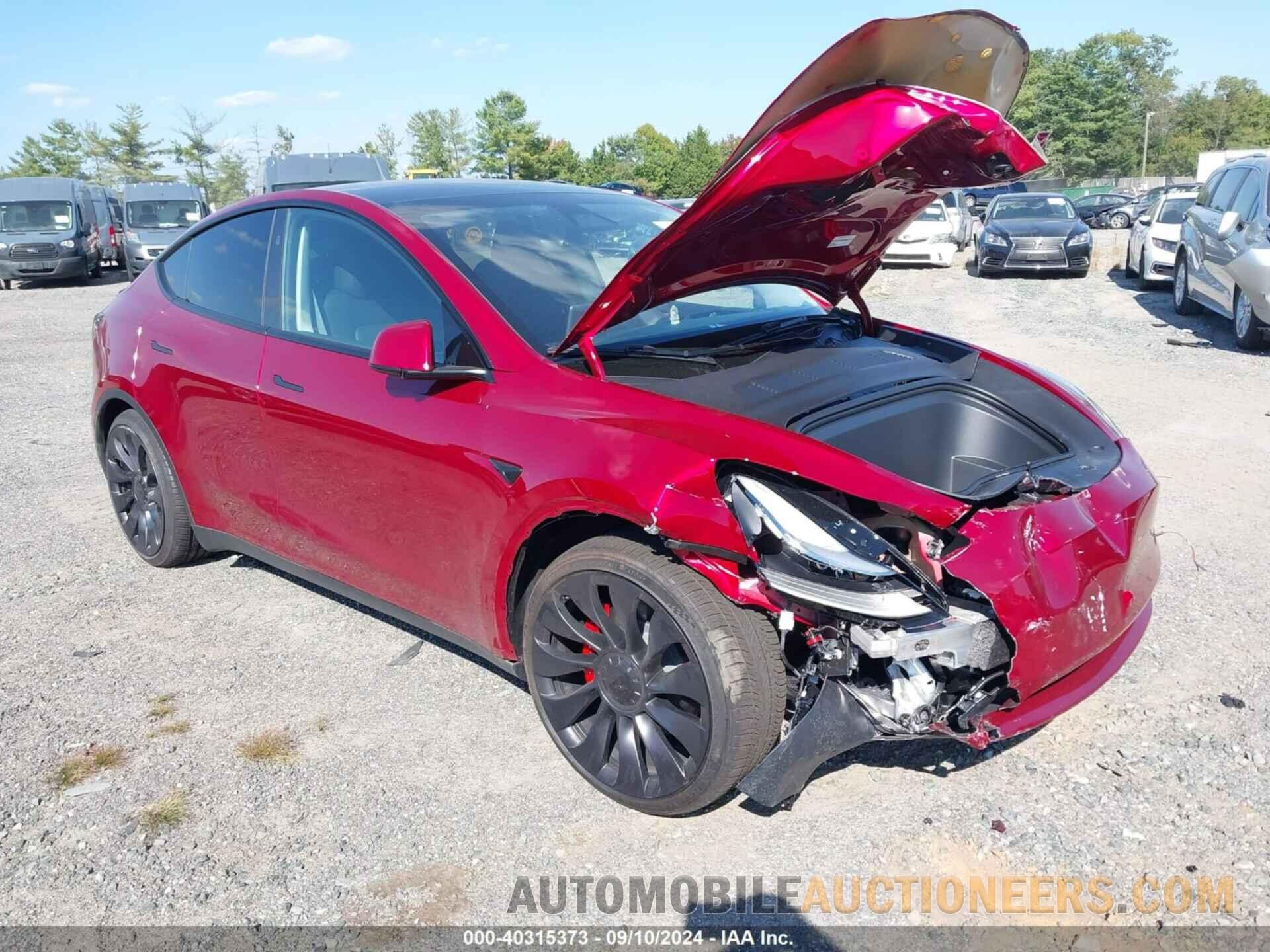 7SAYGDEF3RF021719 TESLA MODEL Y 2024