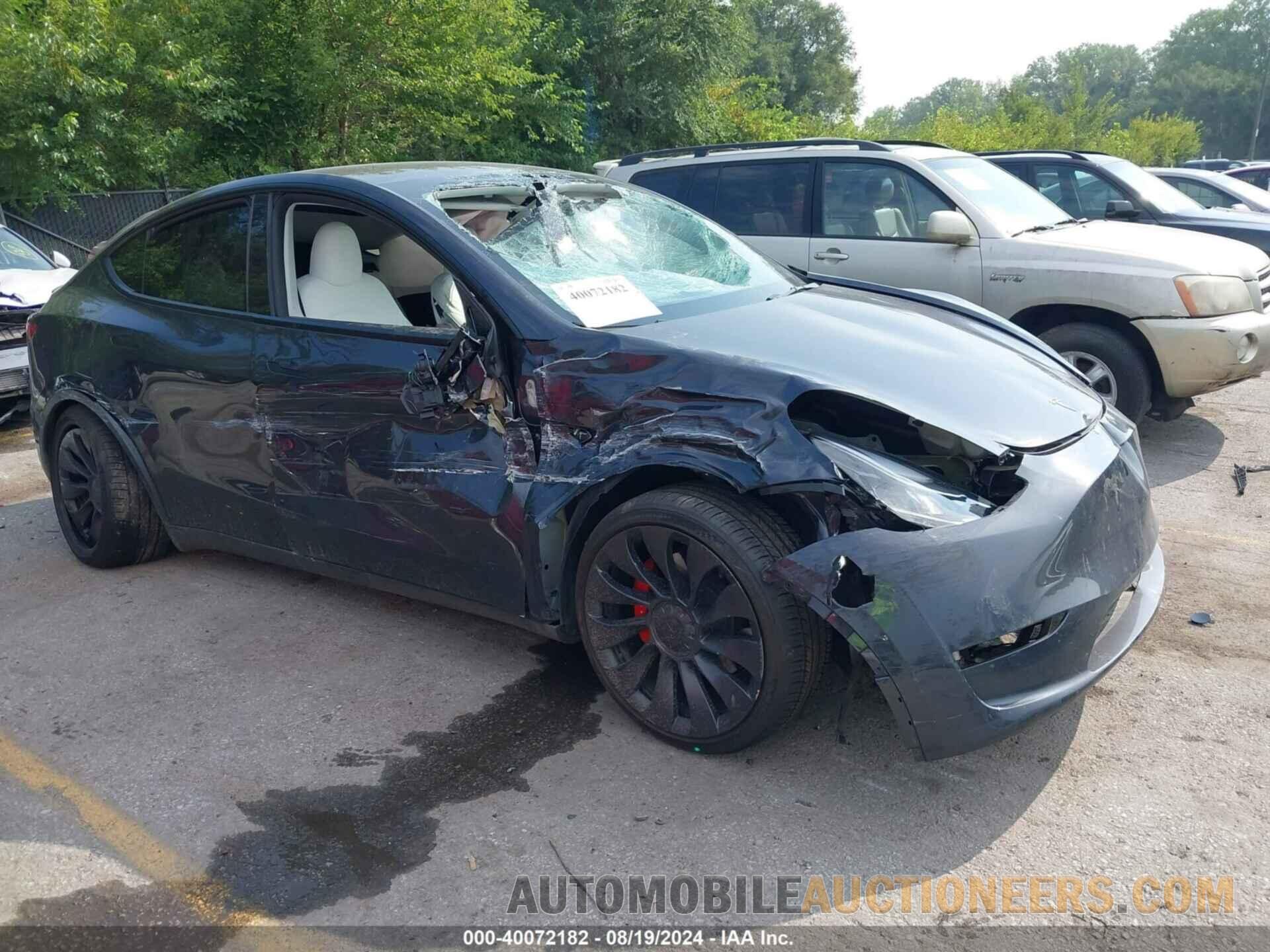 7SAYGDEF3RF022885 TESLA MODEL Y 2024