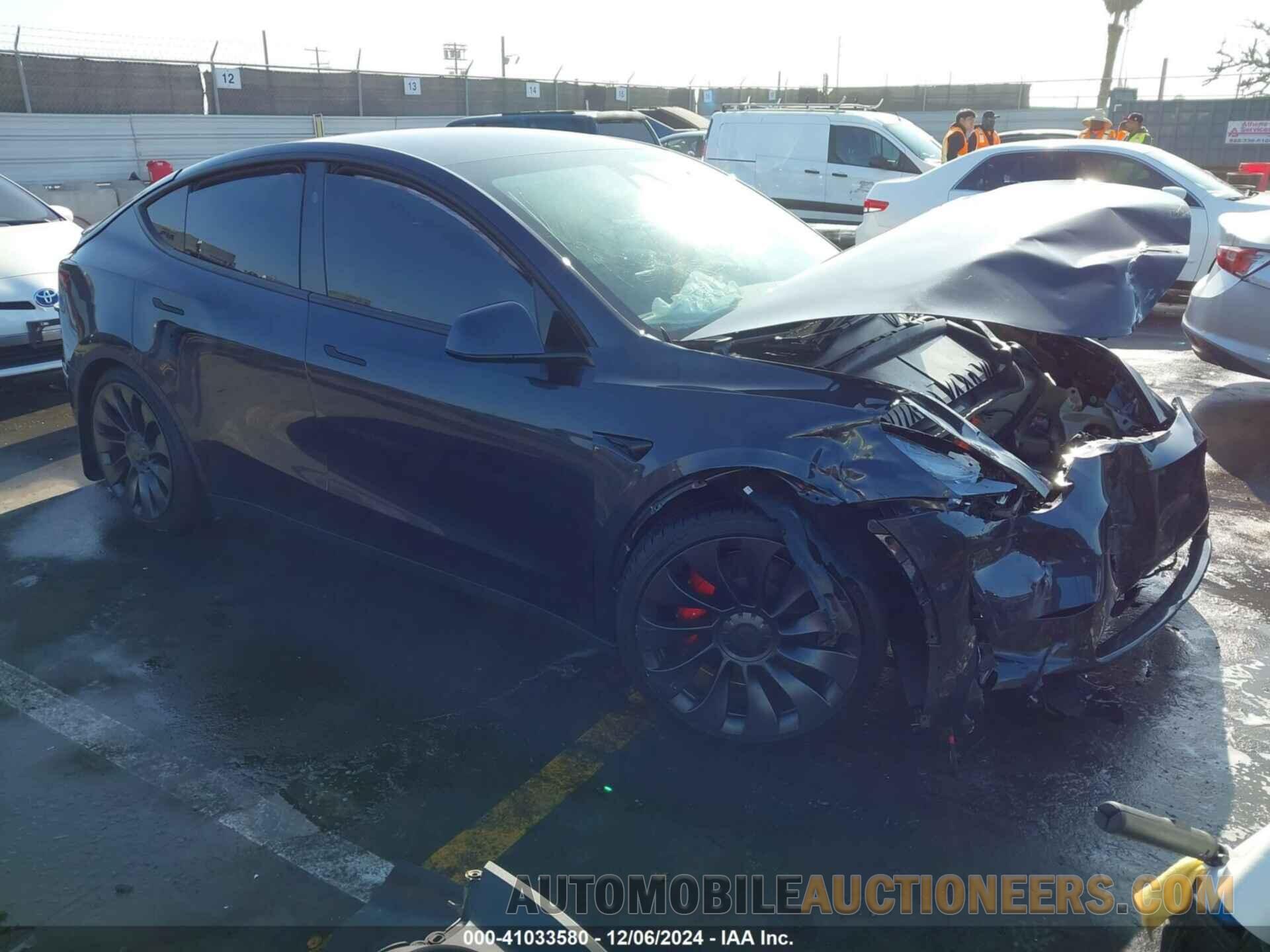 7SAYGDEF3RF050069 TESLA MODEL Y 2024