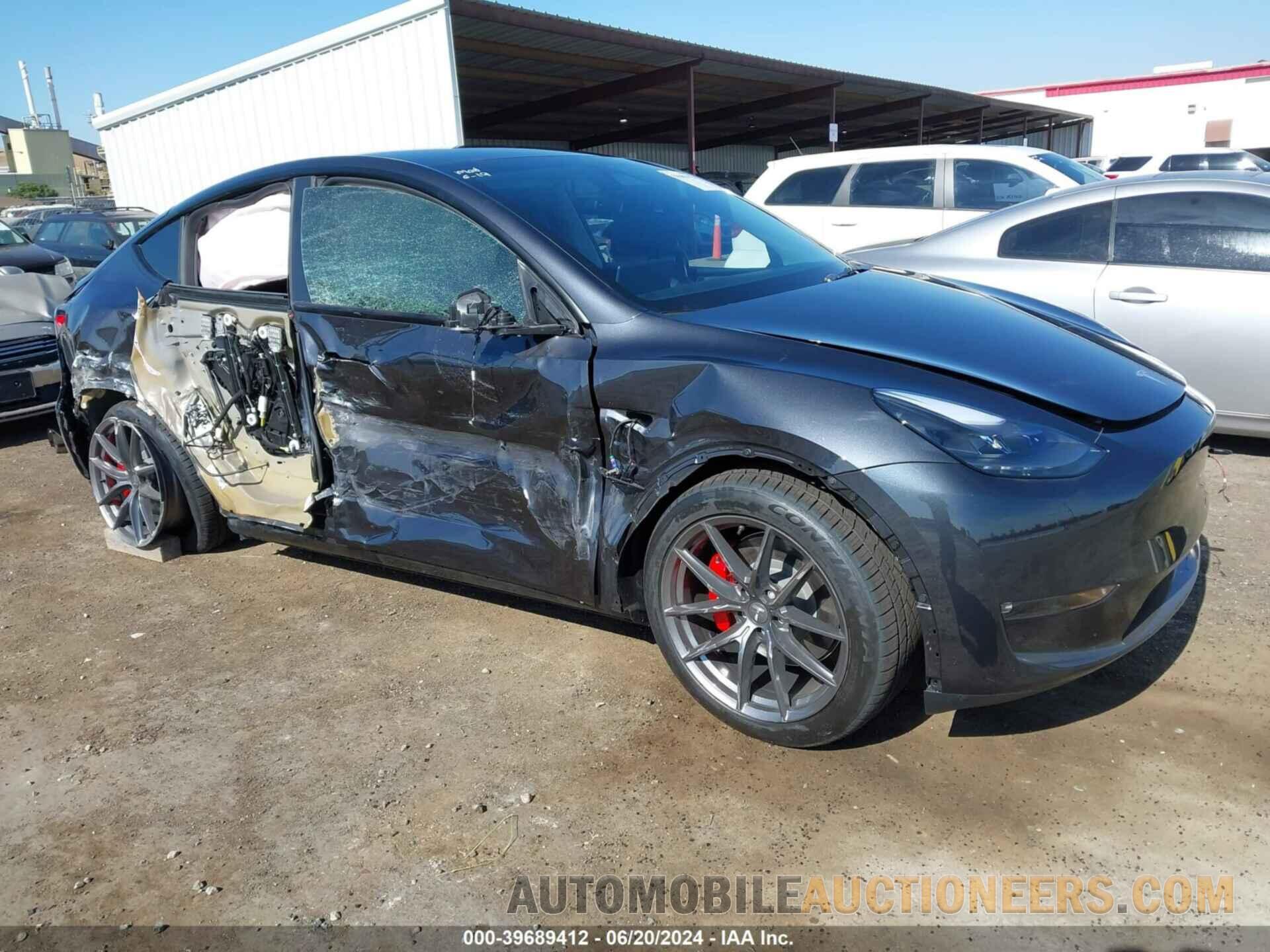 7SAYGDEF3RF068328 TESLA MODEL Y 2024