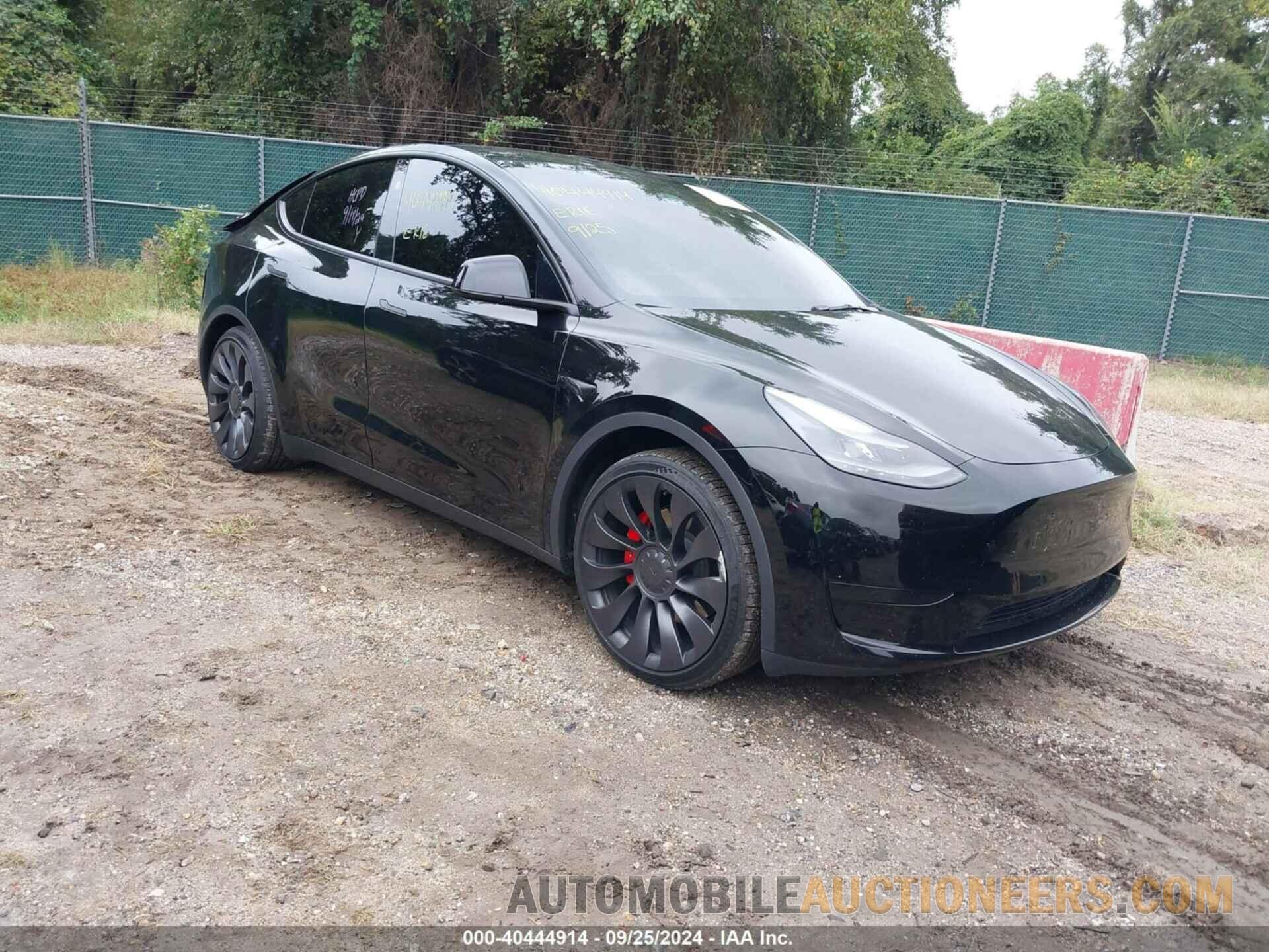 7SAYGDEF4RA265473 TESLA MODEL Y 2024