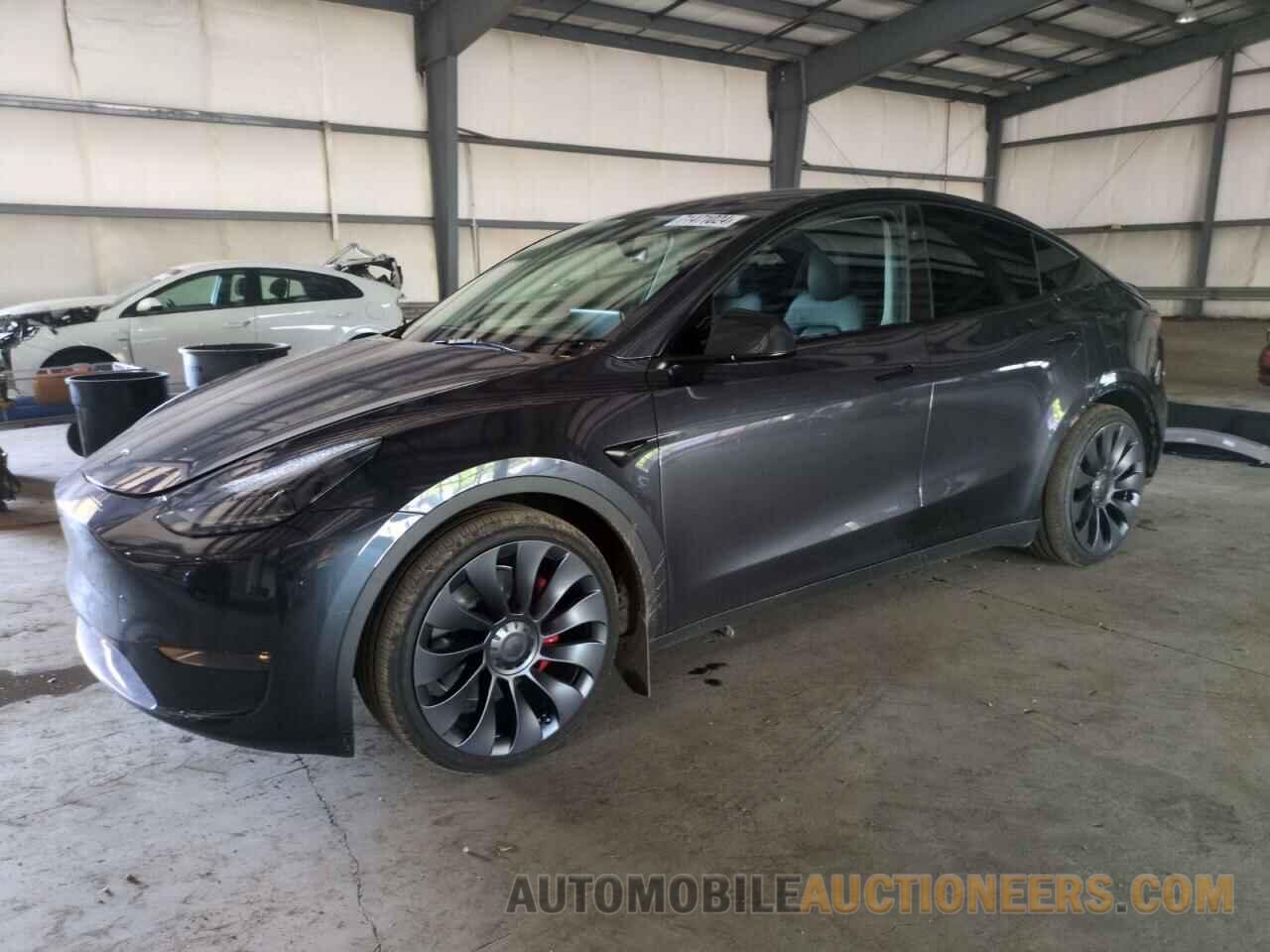 7SAYGDEF5RF107744 TESLA MODEL Y 2024