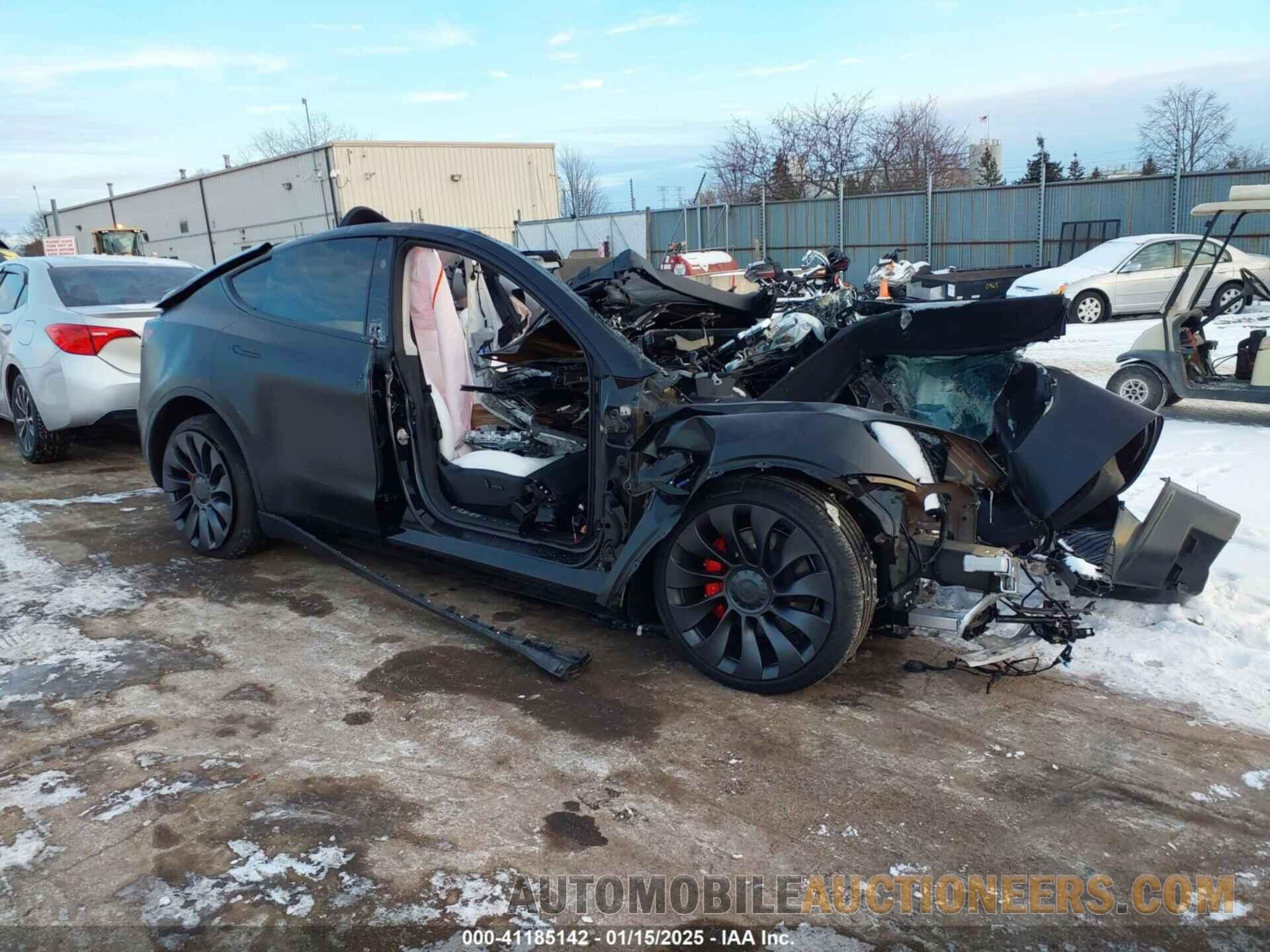 7SAYGDEF6RF157939 TESLA MODEL Y 2024