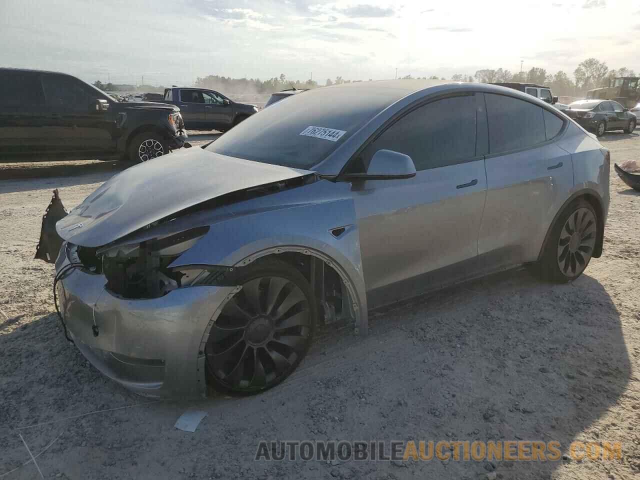 7SAYGDEF7RA302354 TESLA MODEL Y 2024