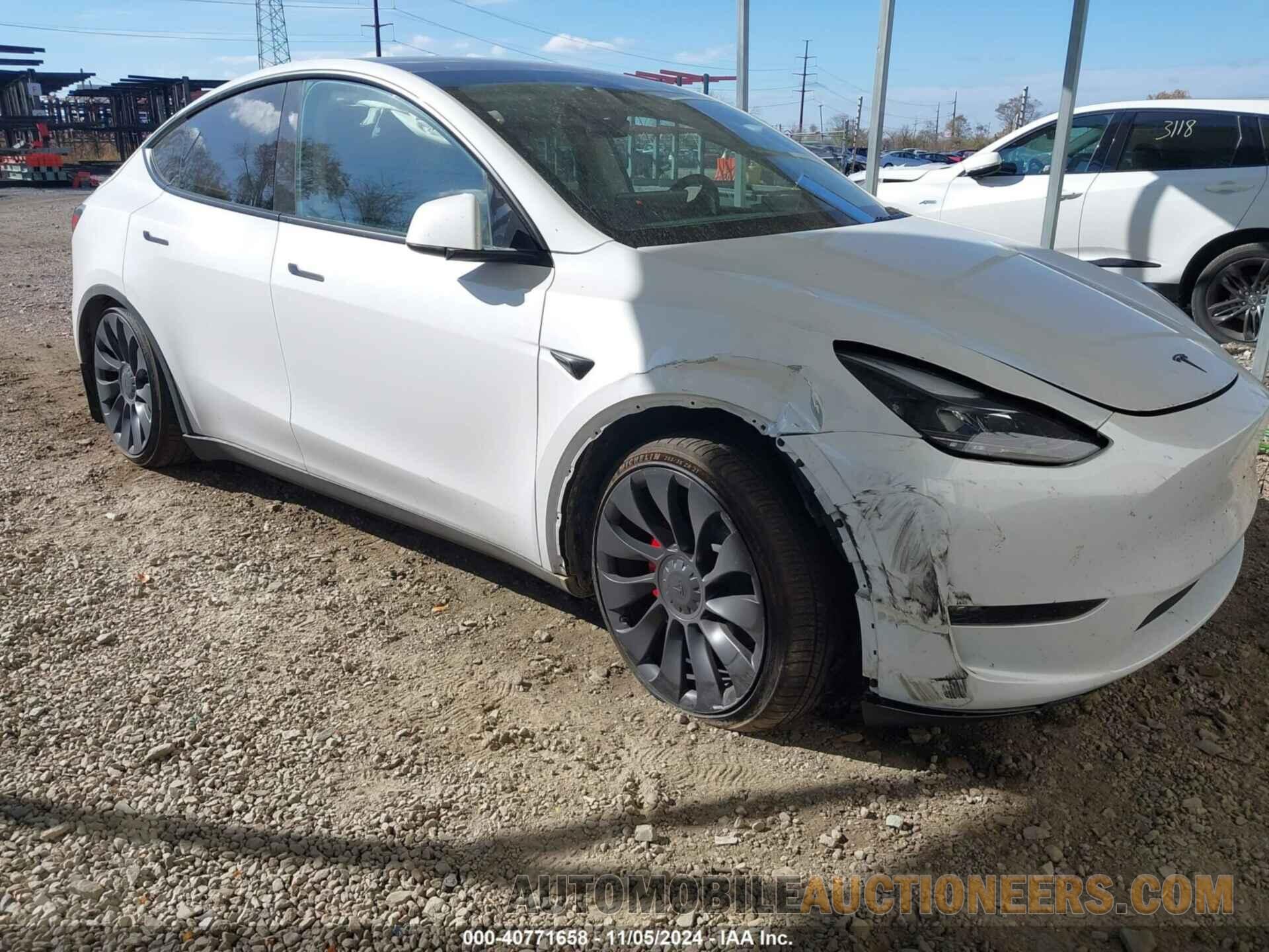 7SAYGDEF7RF036501 TESLA MODEL Y 2024