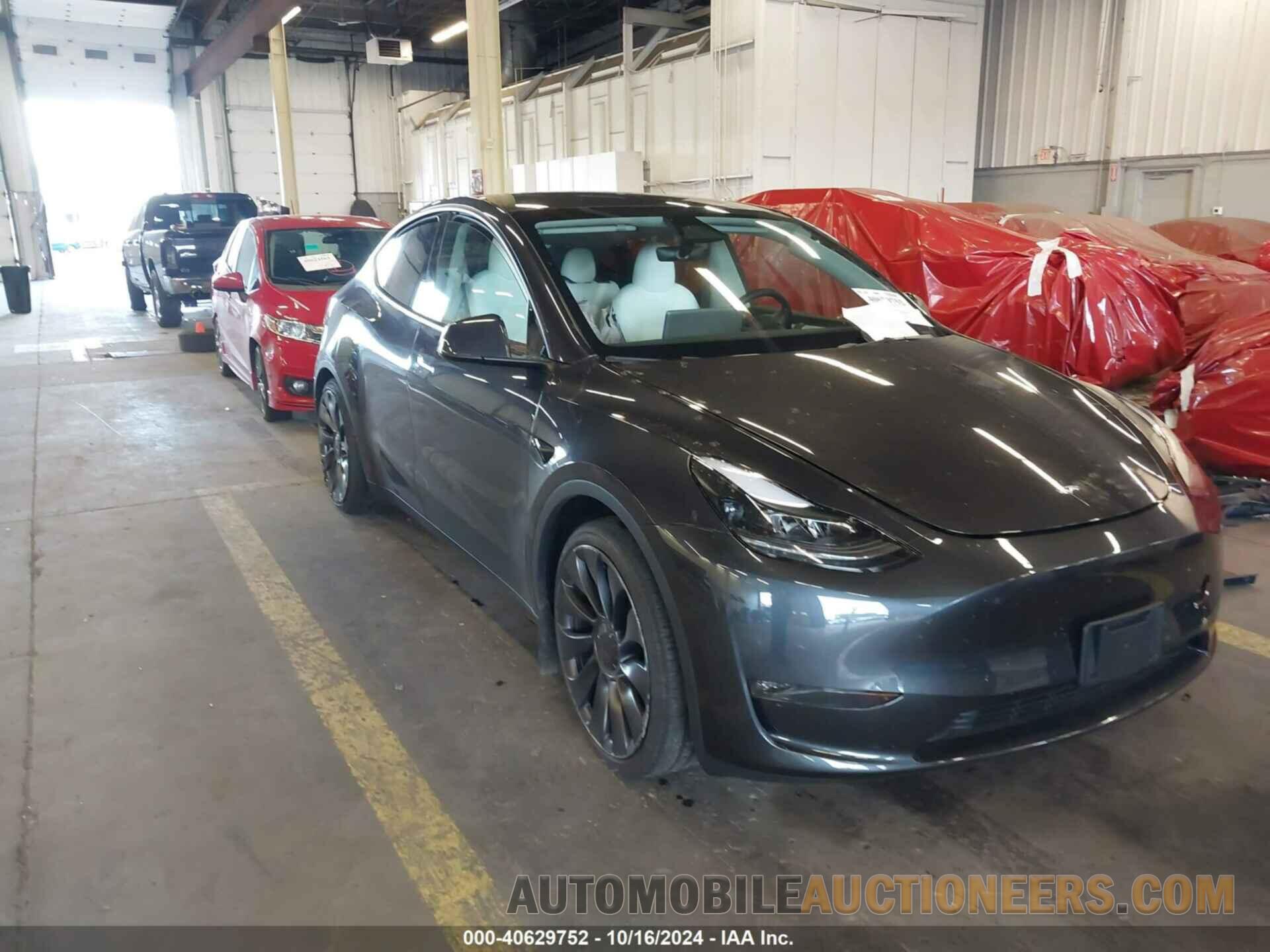 7SAYGDEF7RF087688 TESLA MODEL Y 2024