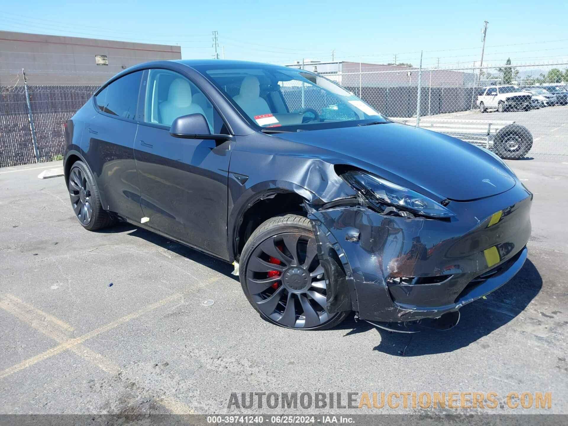 7SAYGDEF8RF049936 TESLA MODEL Y 2024