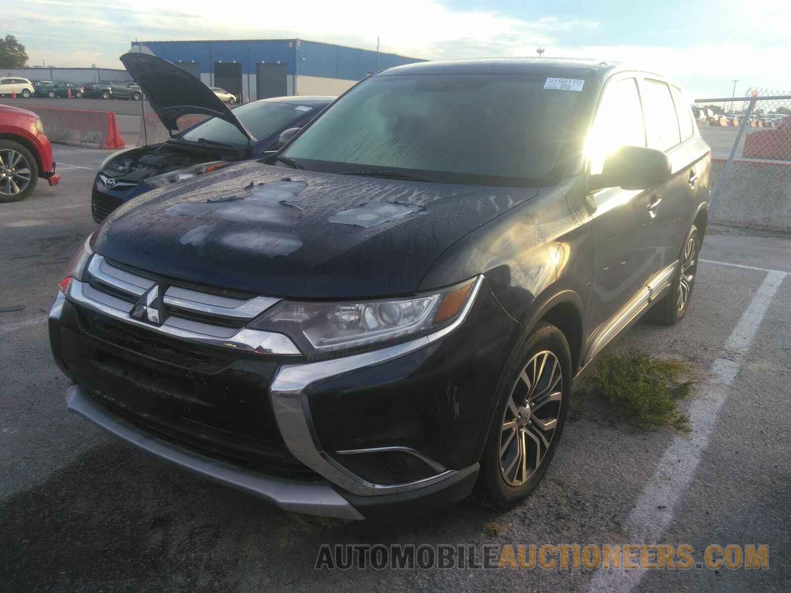 JA4AD2A32JJ001864 Mitsubishi Outlander 2018