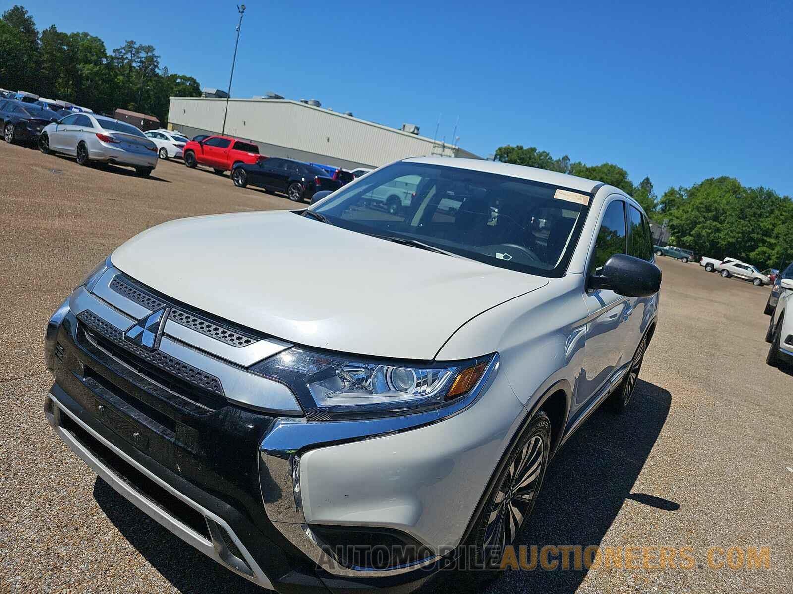 JA4AD2A37LZ011665 Mitsubishi Outlander 2020