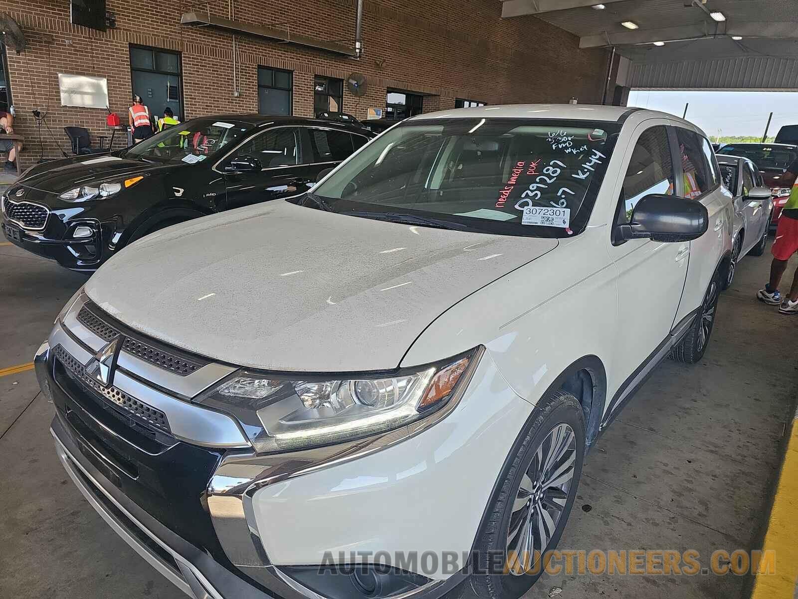 JA4AD2A39LZ039287 Mitsubishi Outlander 2020