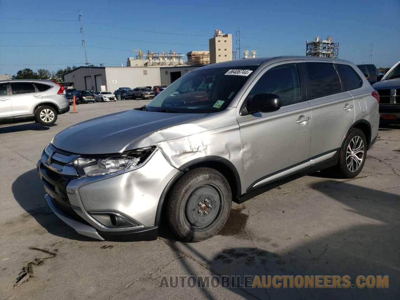 JA4AD2A3XJZ007316 MITSUBISHI OUTLANDER 2018