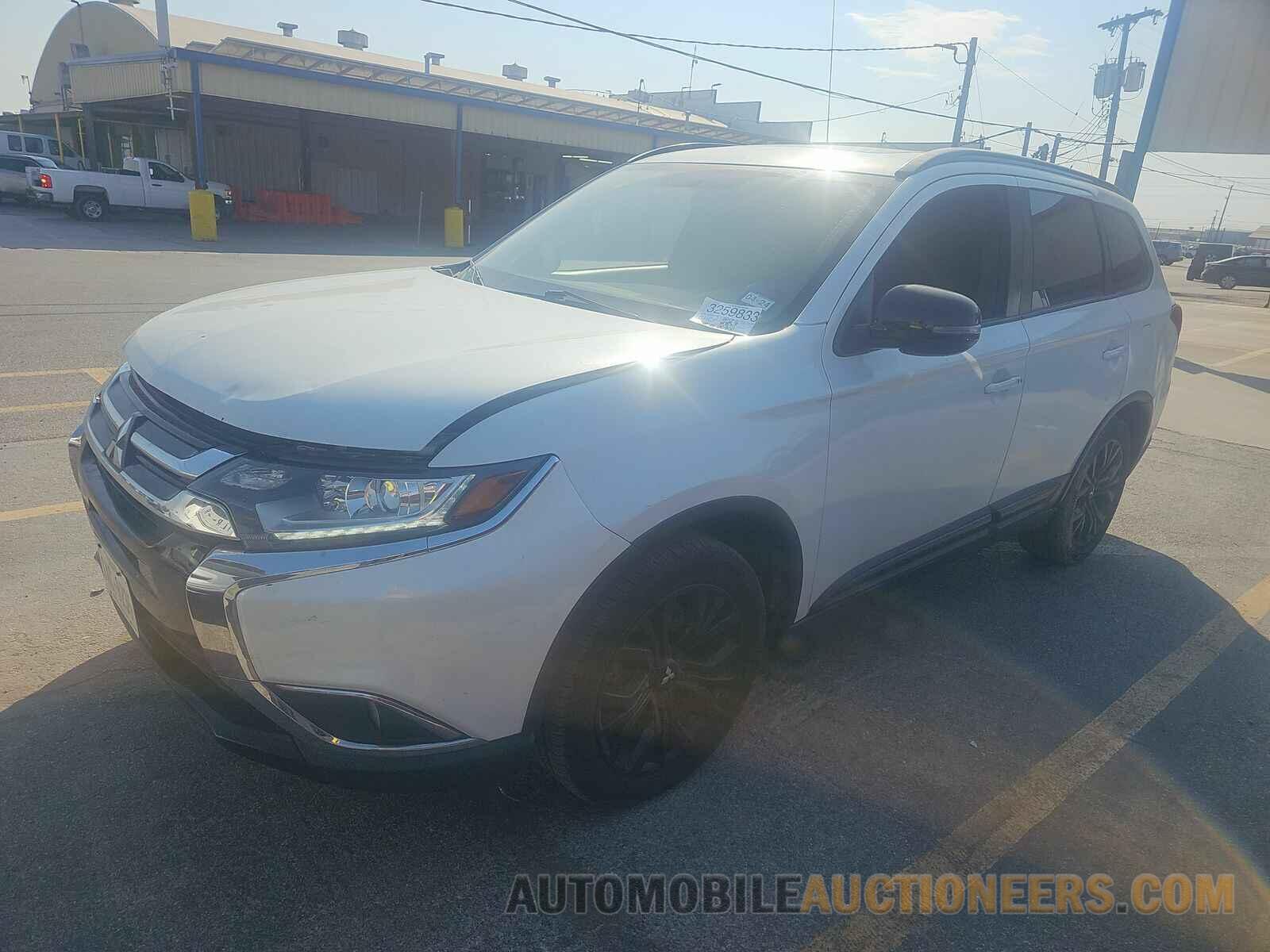 JA4AD3A30JZ050178 Mitsubishi Outlander 2018