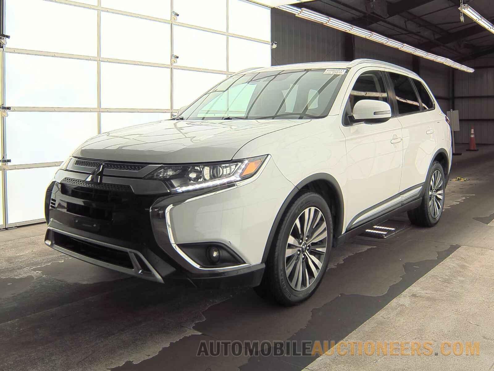 JA4AD3A30LZ033223 Mitsubishi Outlander 2020