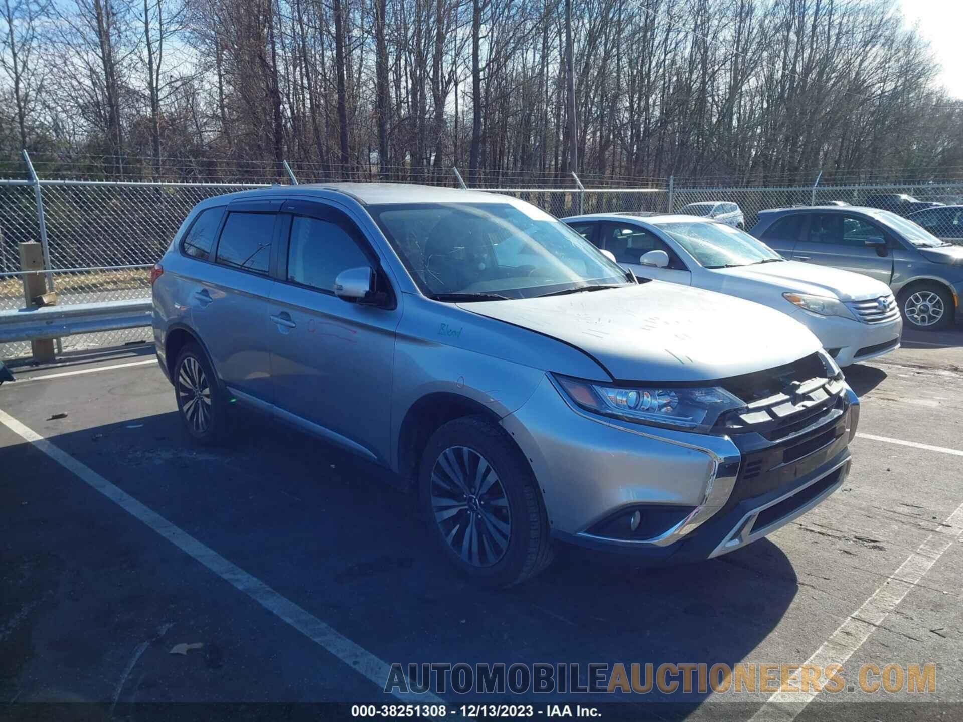 JA4AD3A31KZ005557 MITSUBISHI OUTLANDER 2019