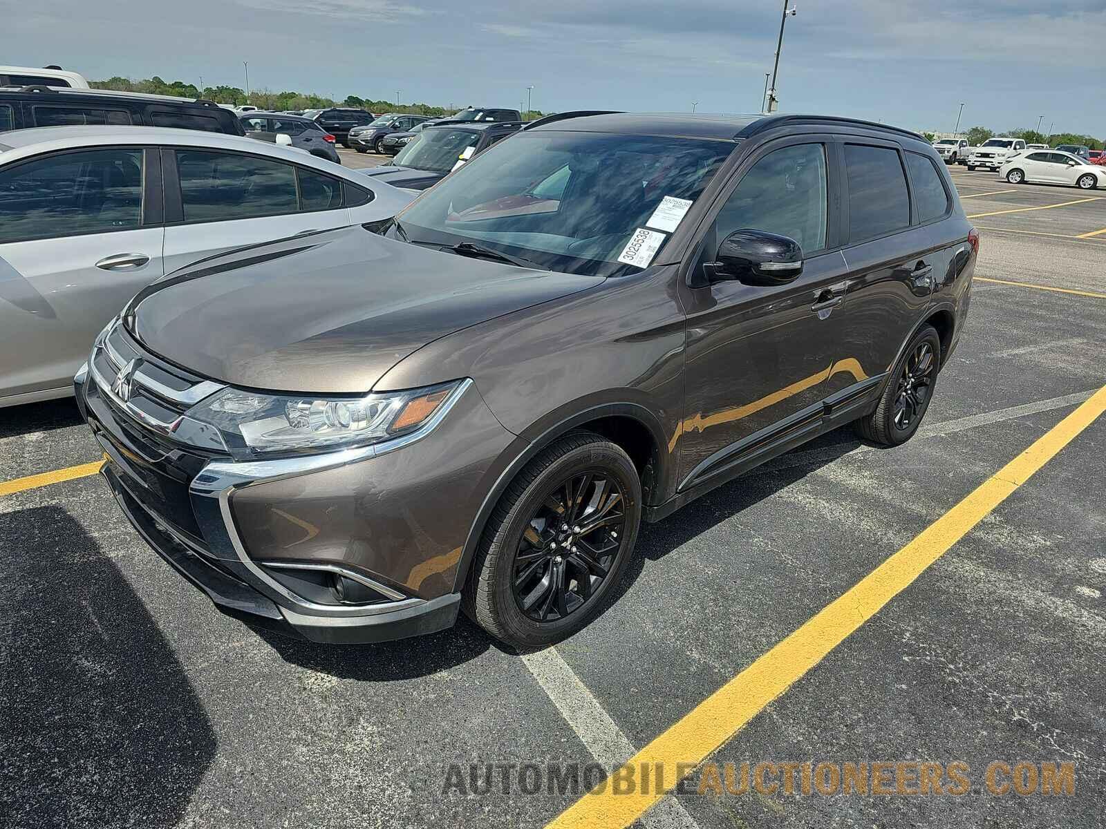 JA4AD3A32JZ046715 Mitsubishi Outlander 2018