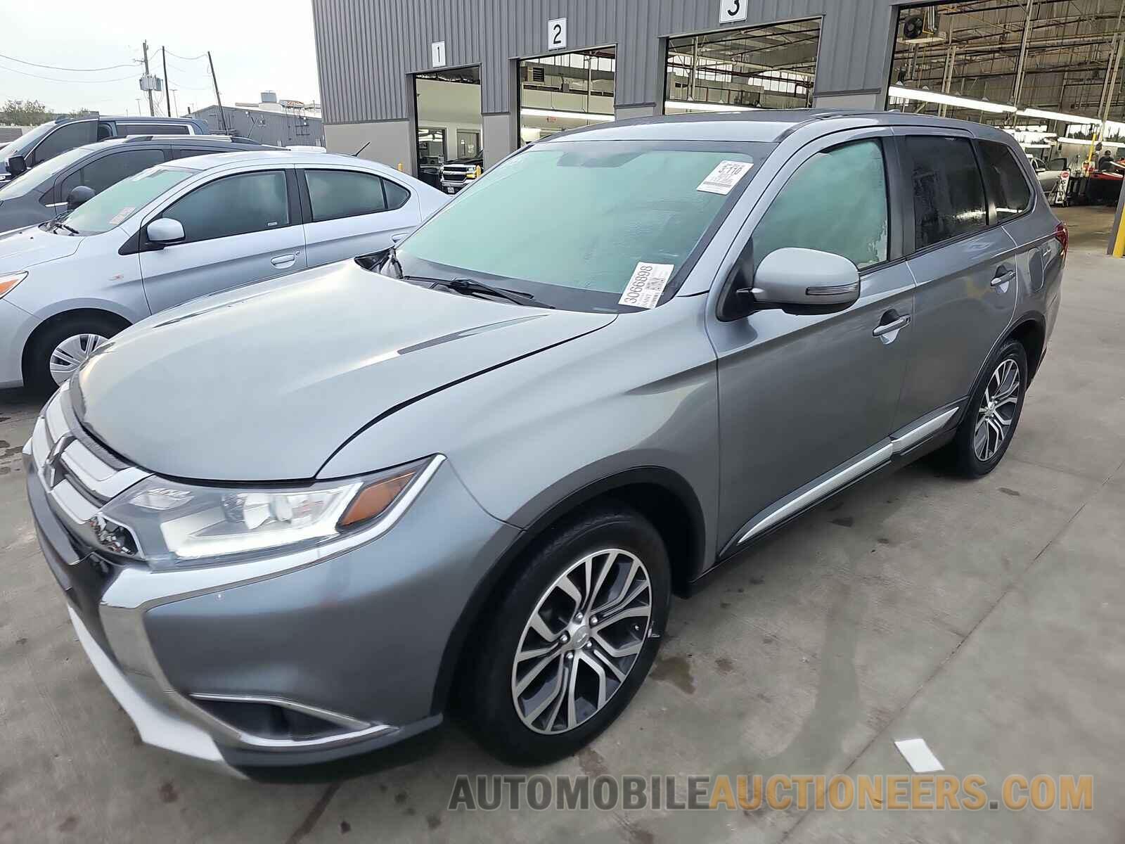 JA4AD3A32JZ051879 Mitsubishi Outlander 2018