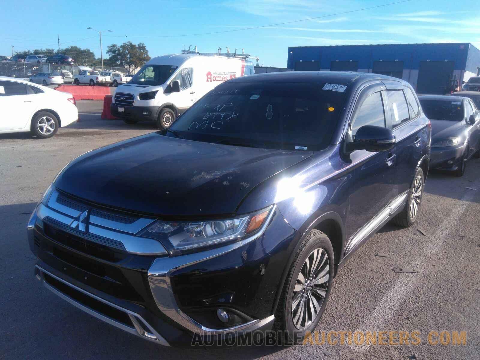 JA4AD3A32LZ015421 Mitsubishi Outlander 2020