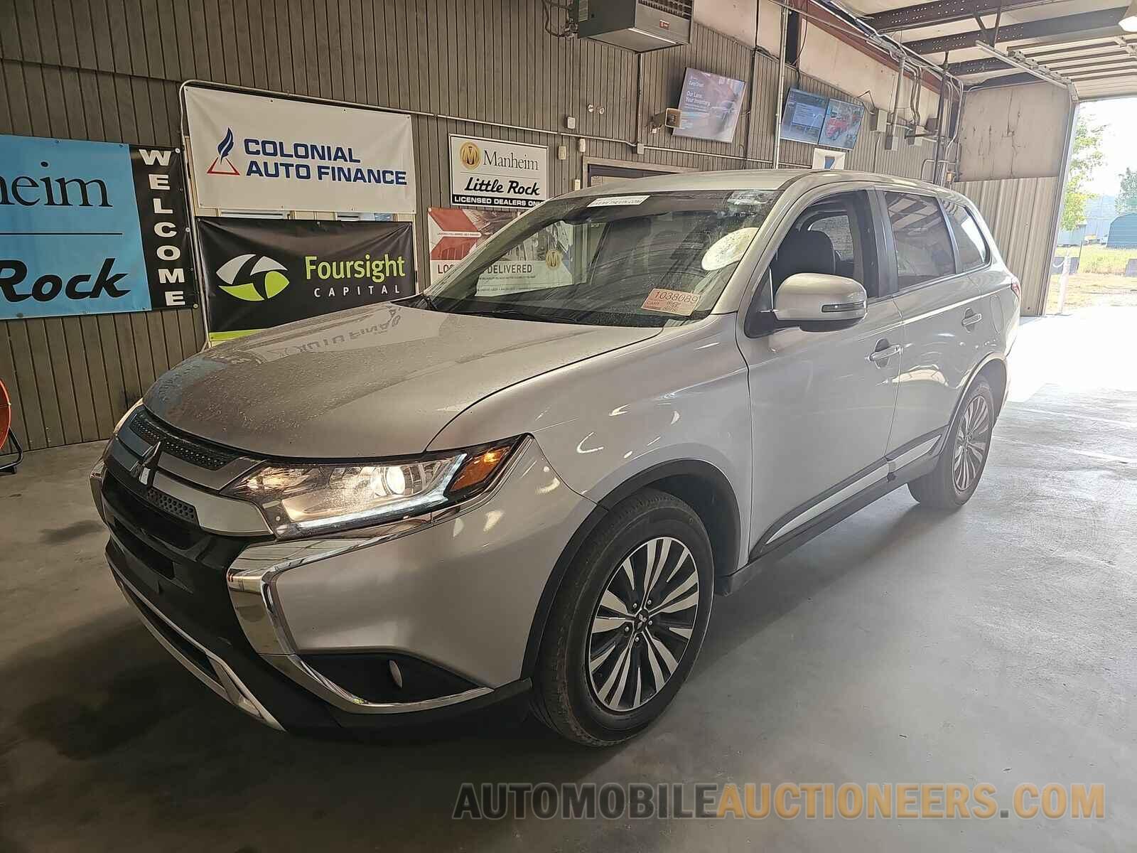 JA4AD3A32LZ015564 Mitsubishi Outlander 2020