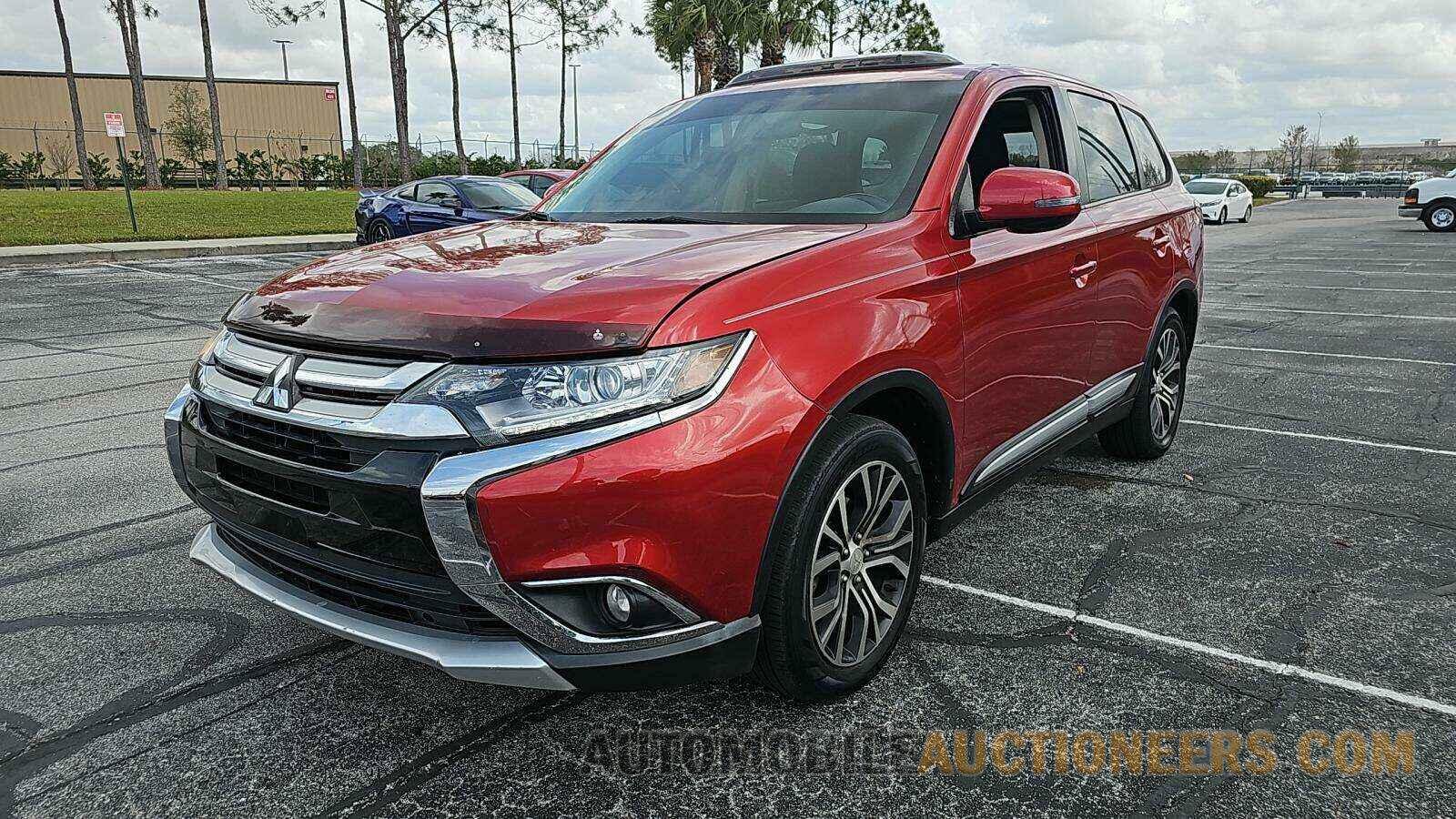 JA4AD3A33JZ035075 Mitsubishi Outlander 2018