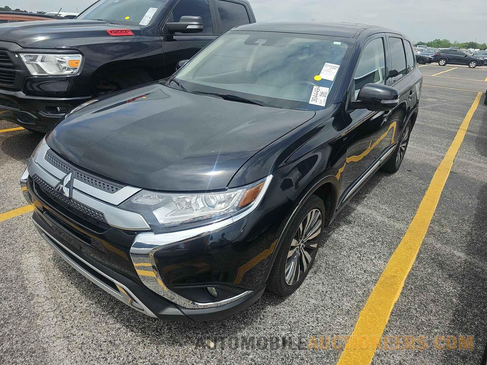 JA4AD3A36LZ014935 Mitsubishi Outlander 2020