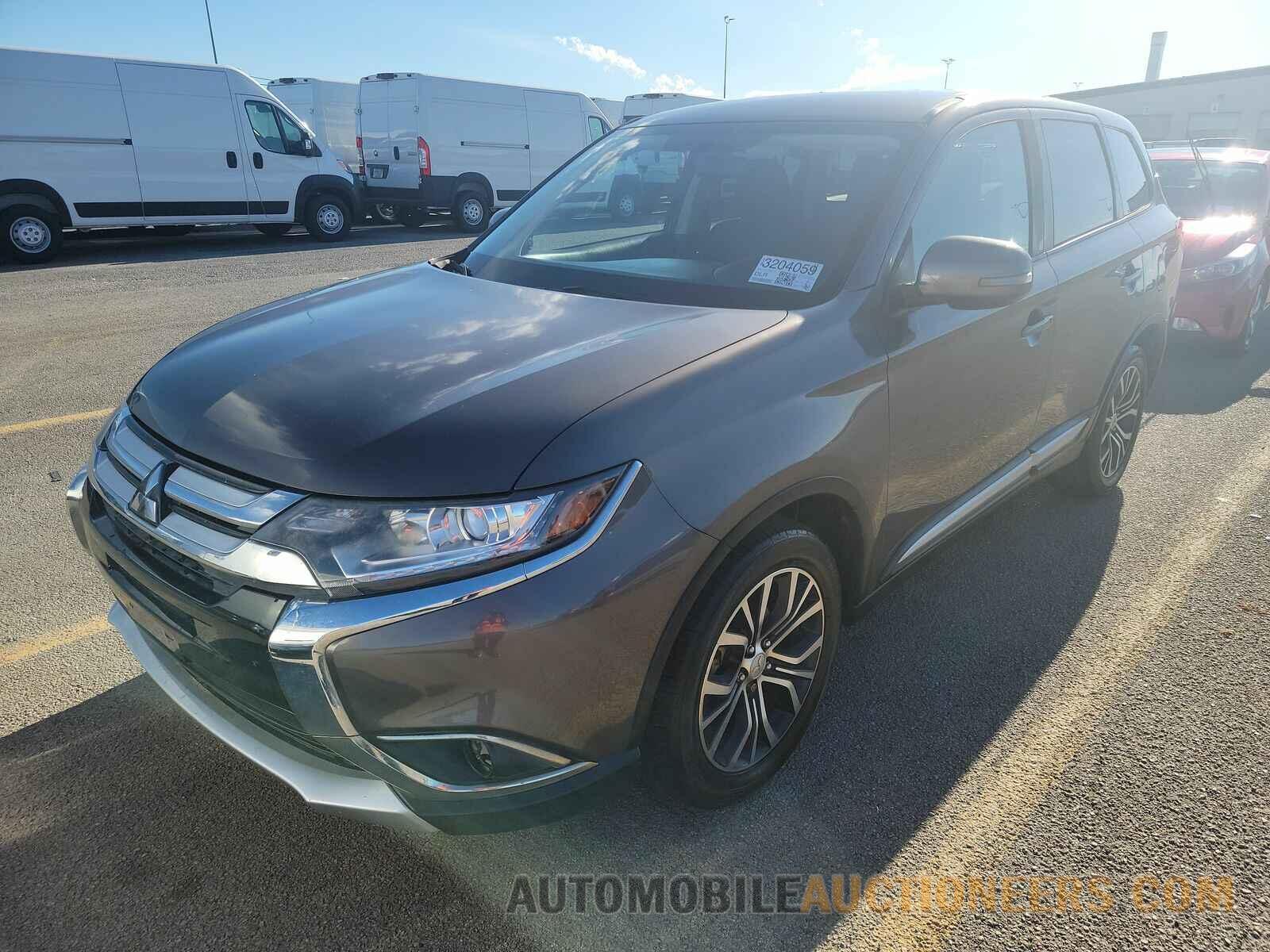 JA4AD3A37JZ010017 Mitsubishi Outlander 2018