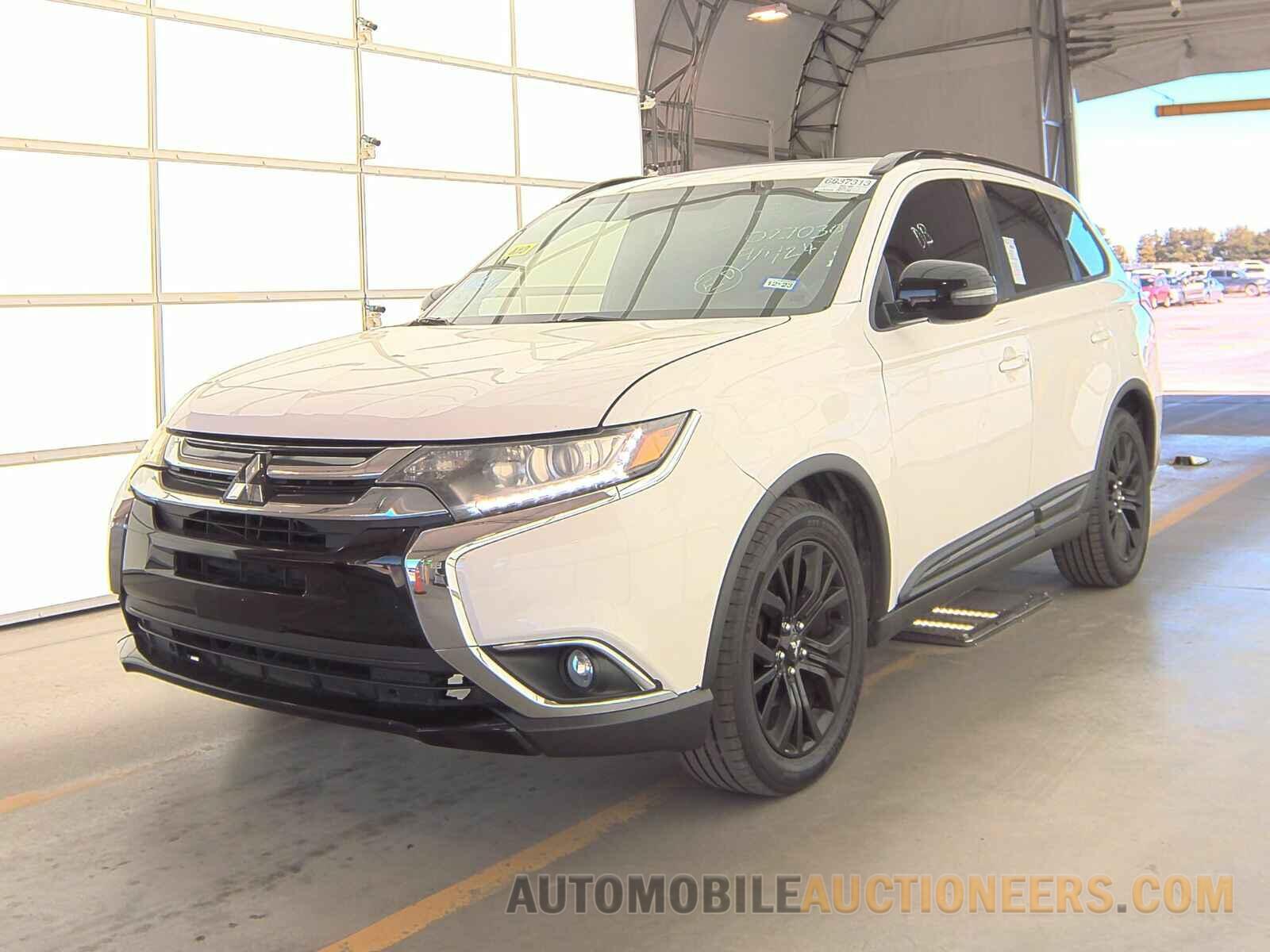 JA4AD3A37JZ027030 Mitsubishi Outlander 2018