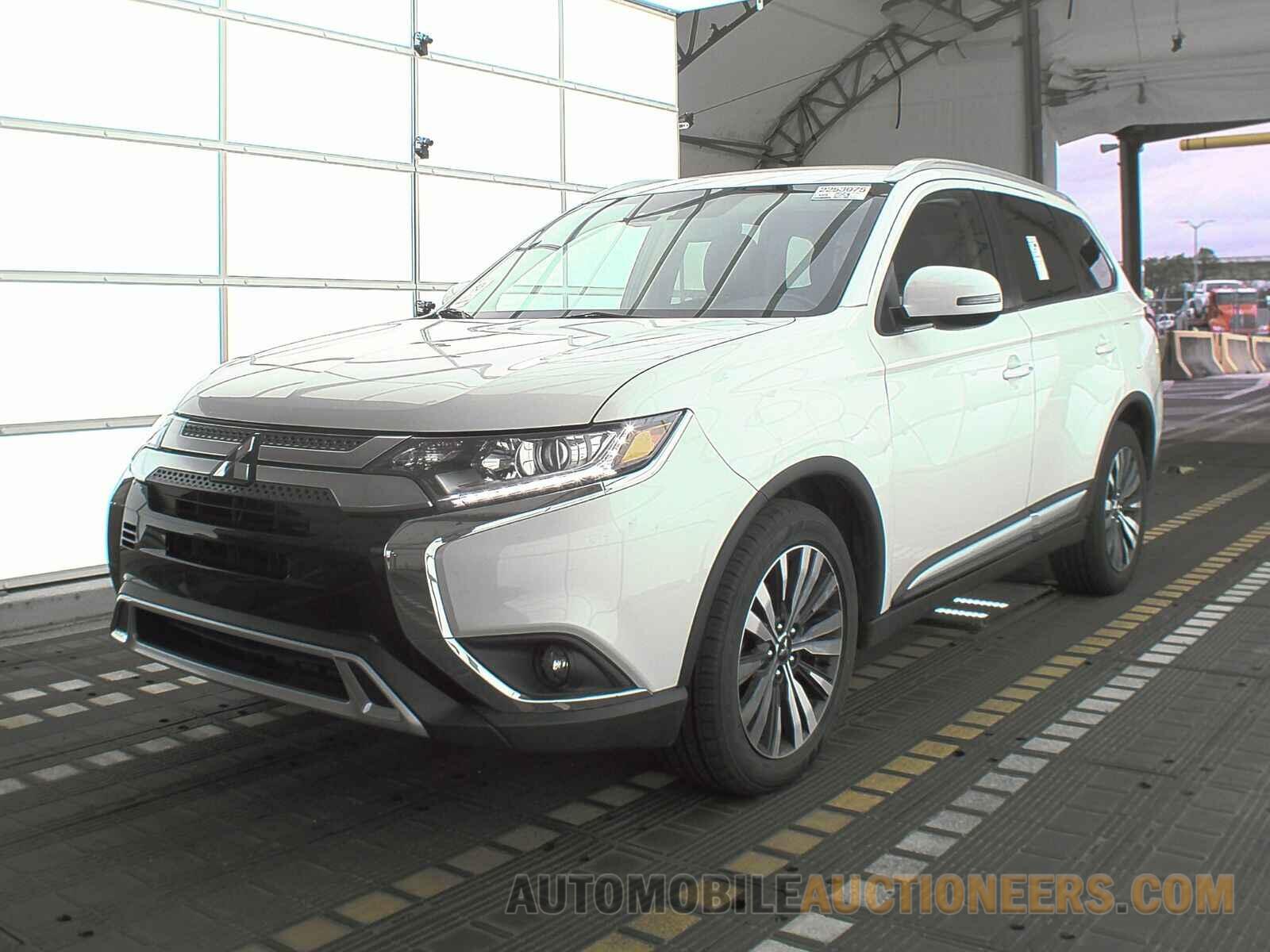 JA4AD3A37LZ033221 Mitsubishi Outlander 2020