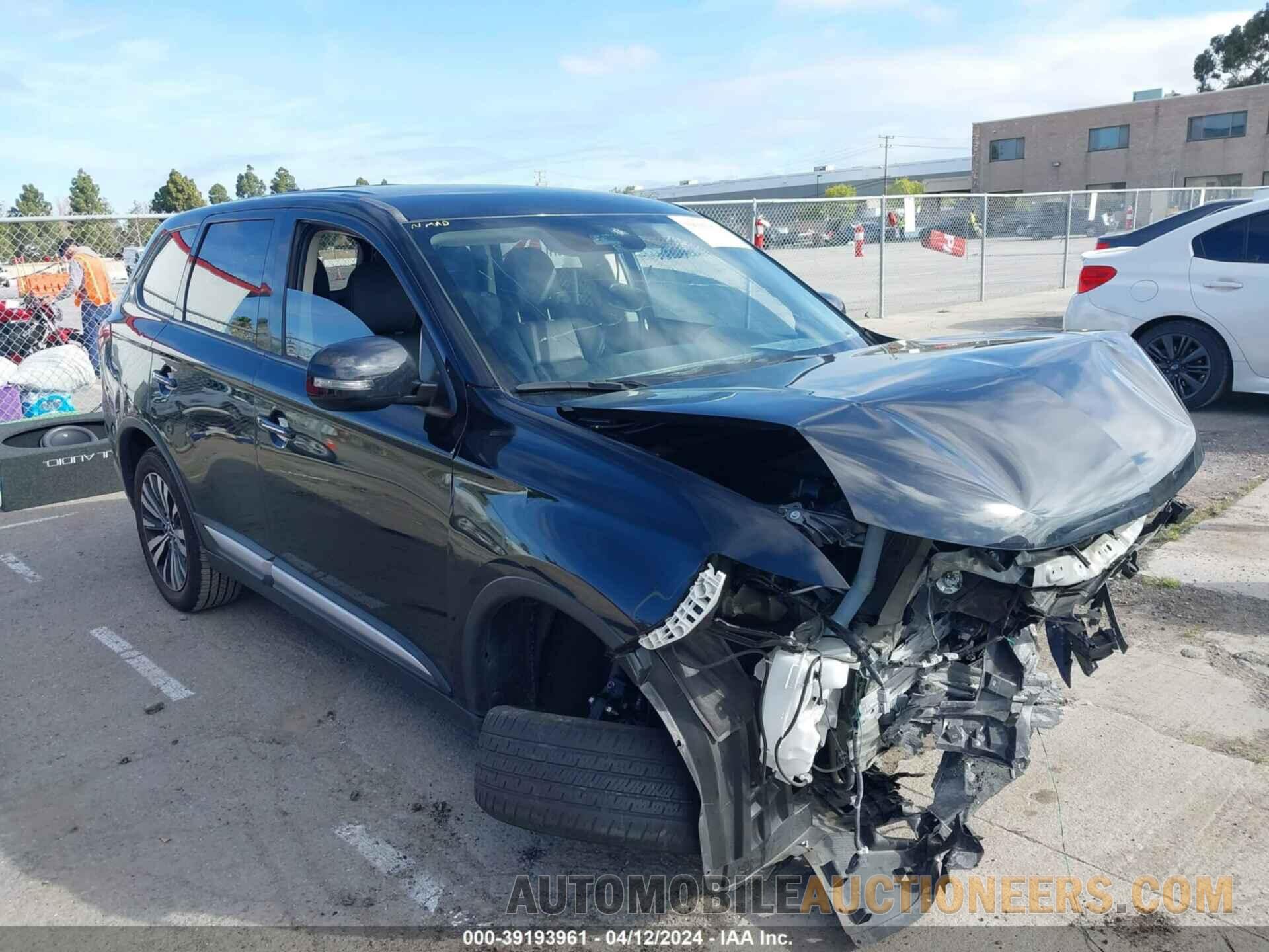 JA4AD3A38LZ006285 MITSUBISHI OUTLANDER 2020