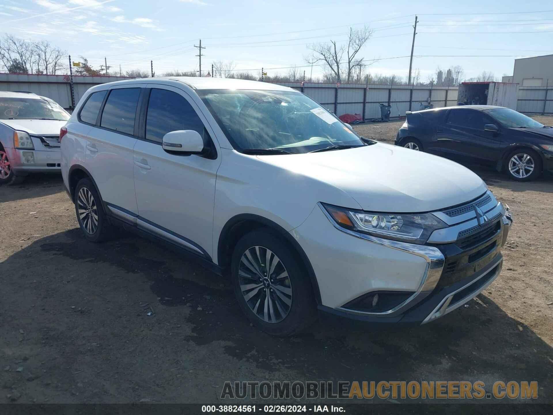 JA4AD3A38LZ007923 MITSUBISHI OUTLANDER 2020