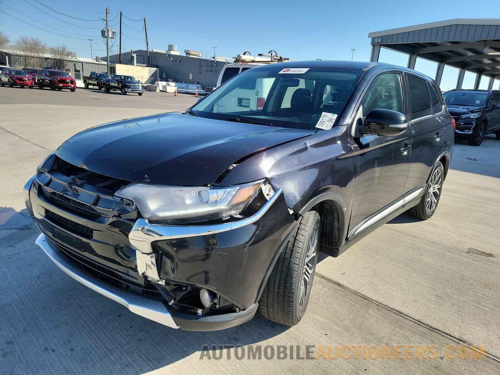 JA4AD3A3XJJ005442 Mitsubishi Outlander 2018