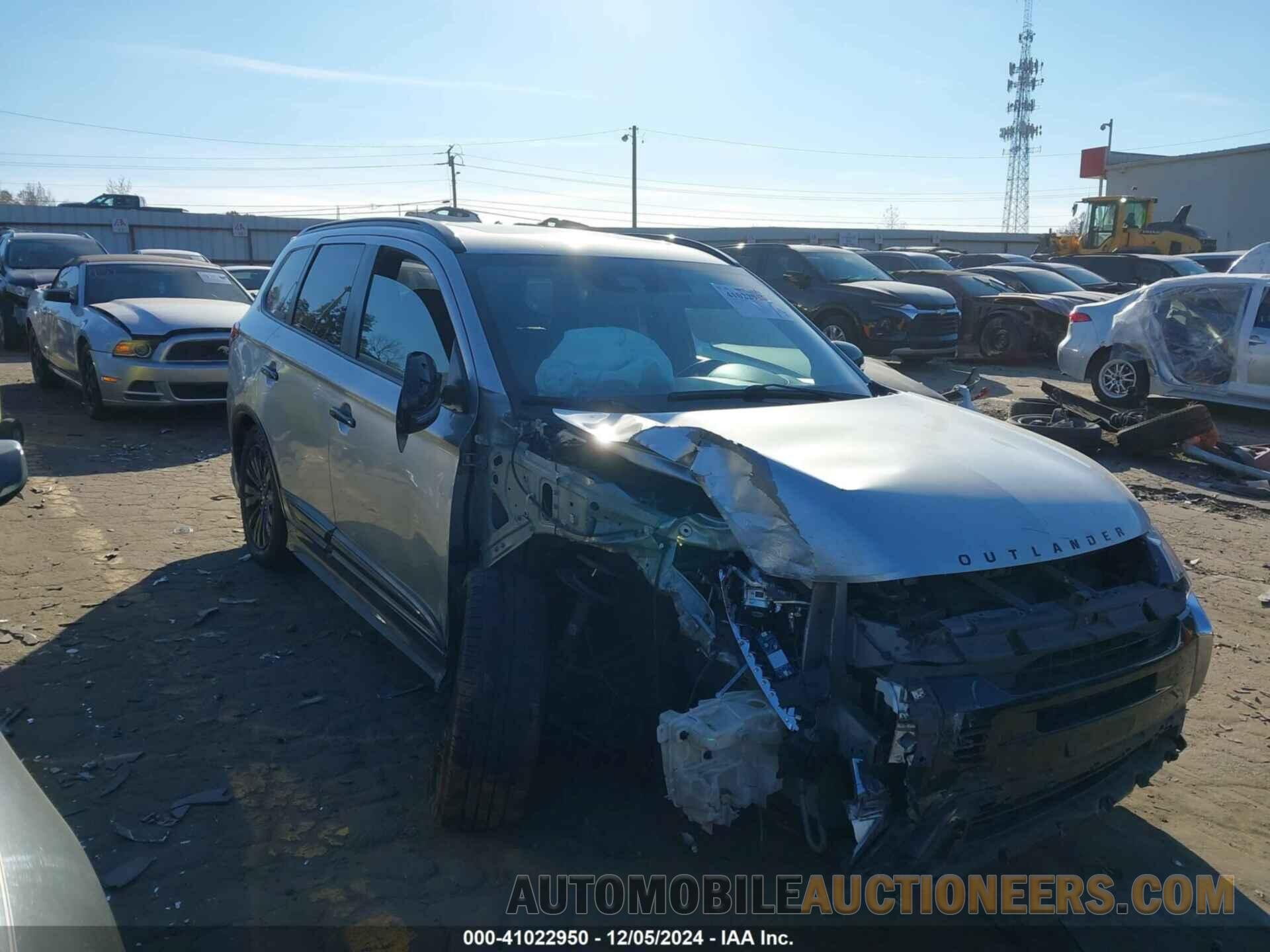 JA4AD3A3XLZ040261 MITSUBISHI OUTLANDER 2020