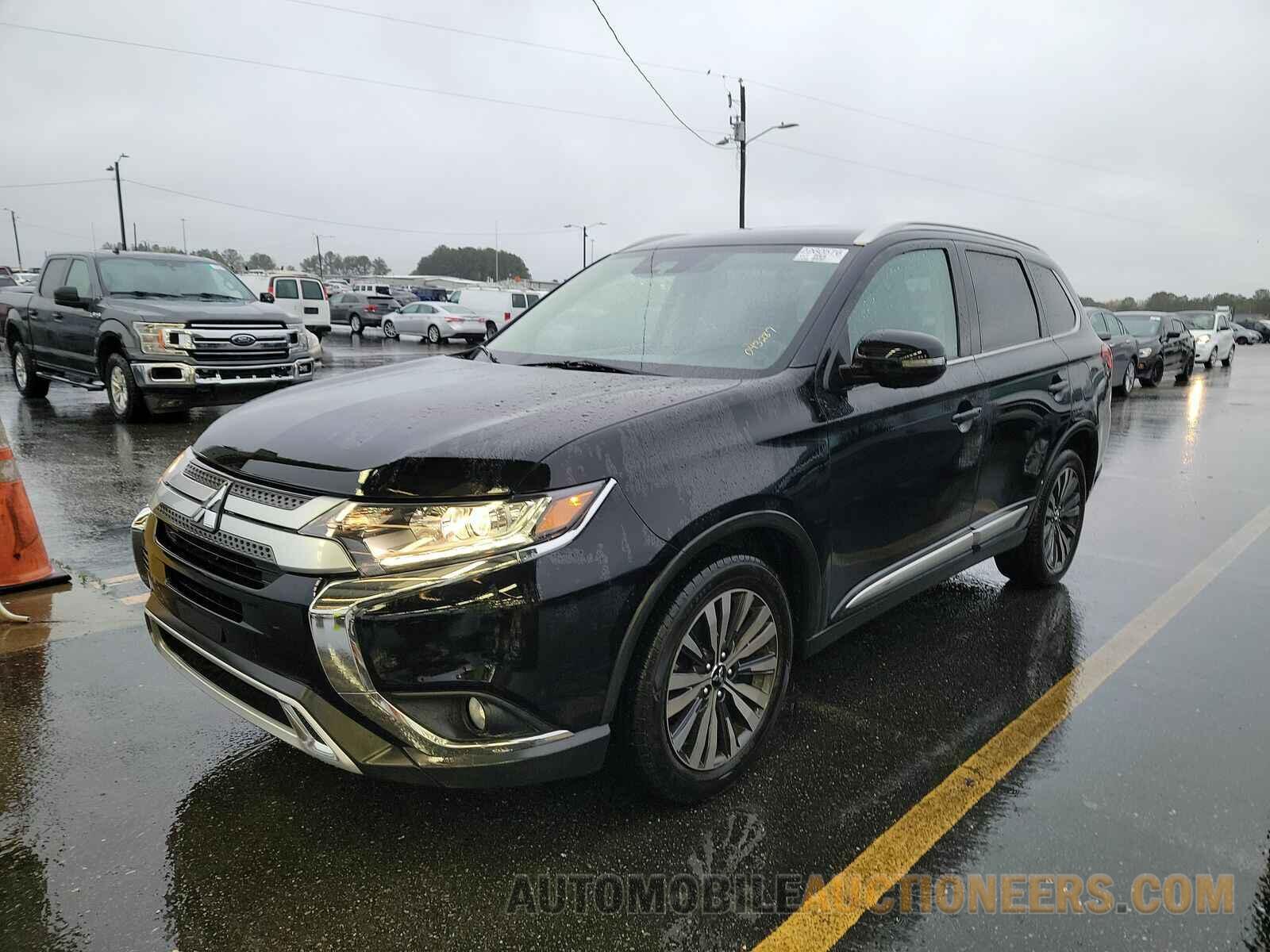 JA4AD3A3XLZ043287 Mitsubishi Outlander 2020