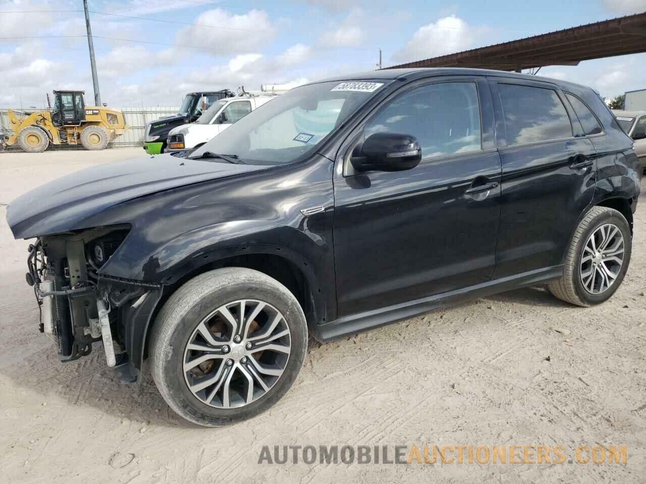 JA4AP3AU8JU001890 MITSUBISHI OUTLANDER 2018