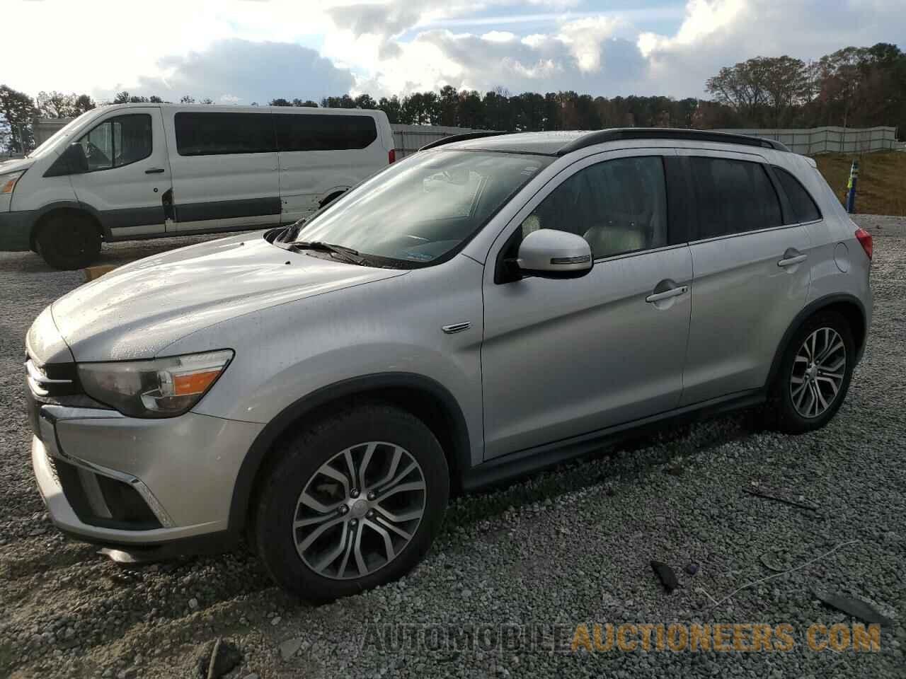 JA4AP4AW1JU009711 MITSUBISHI OUTLANDER 2018