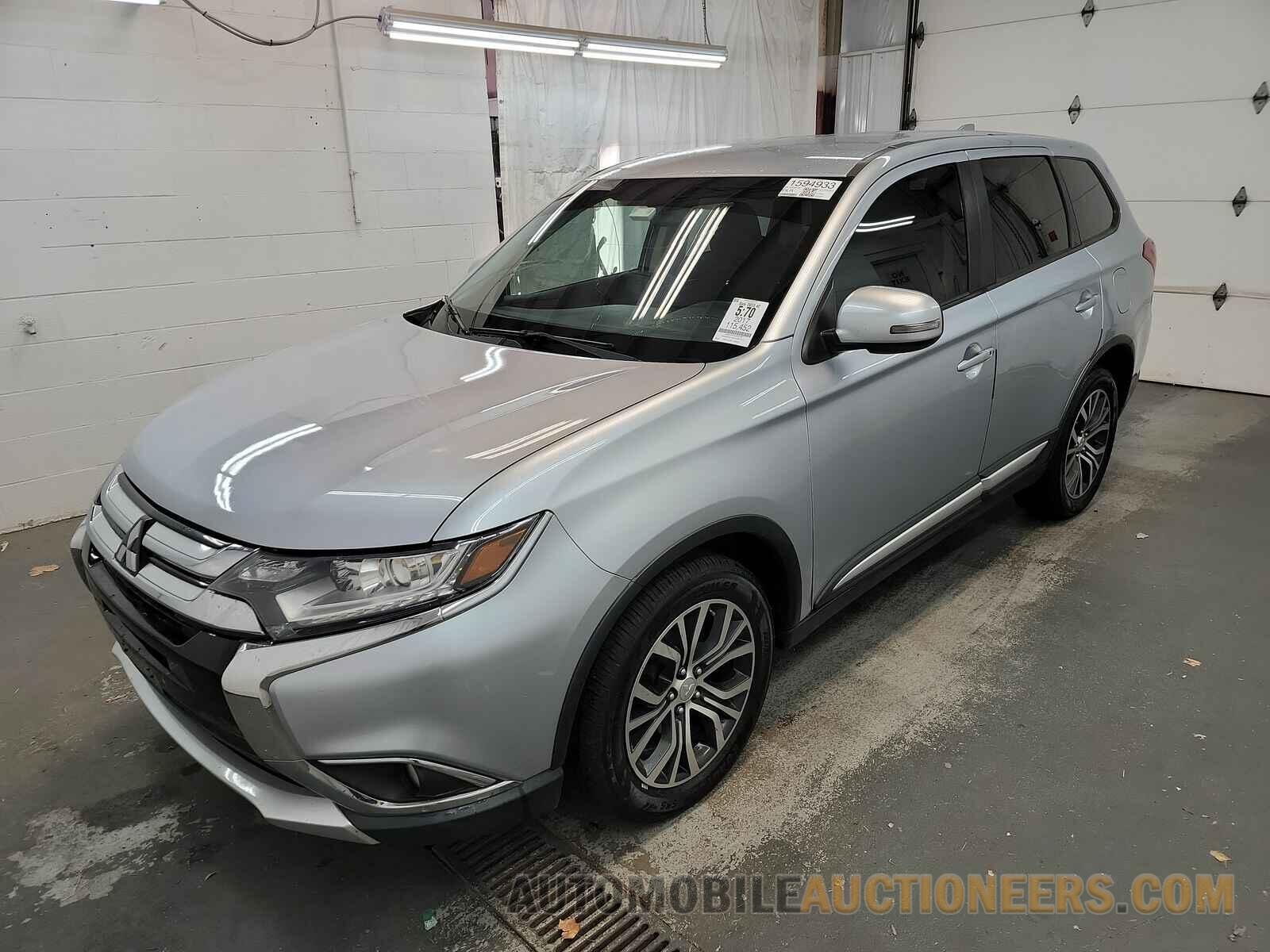 JA4AZ3A33HZ045746 Mitsubishi Outlander 2017