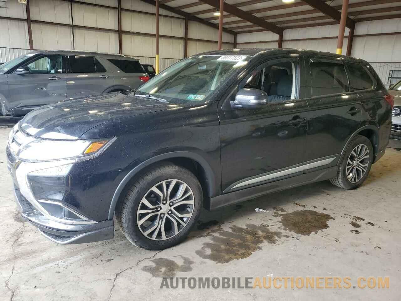 JA4AZ3A33JZ008797 MITSUBISHI OUTLANDER 2018